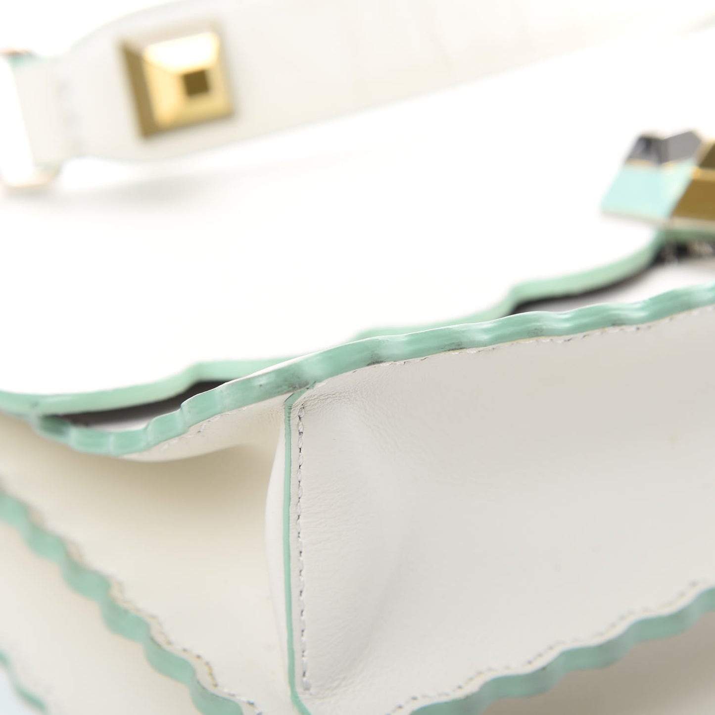 Vitello Baltico Scalloped Studded Kan I Shoulder Bag Bianco