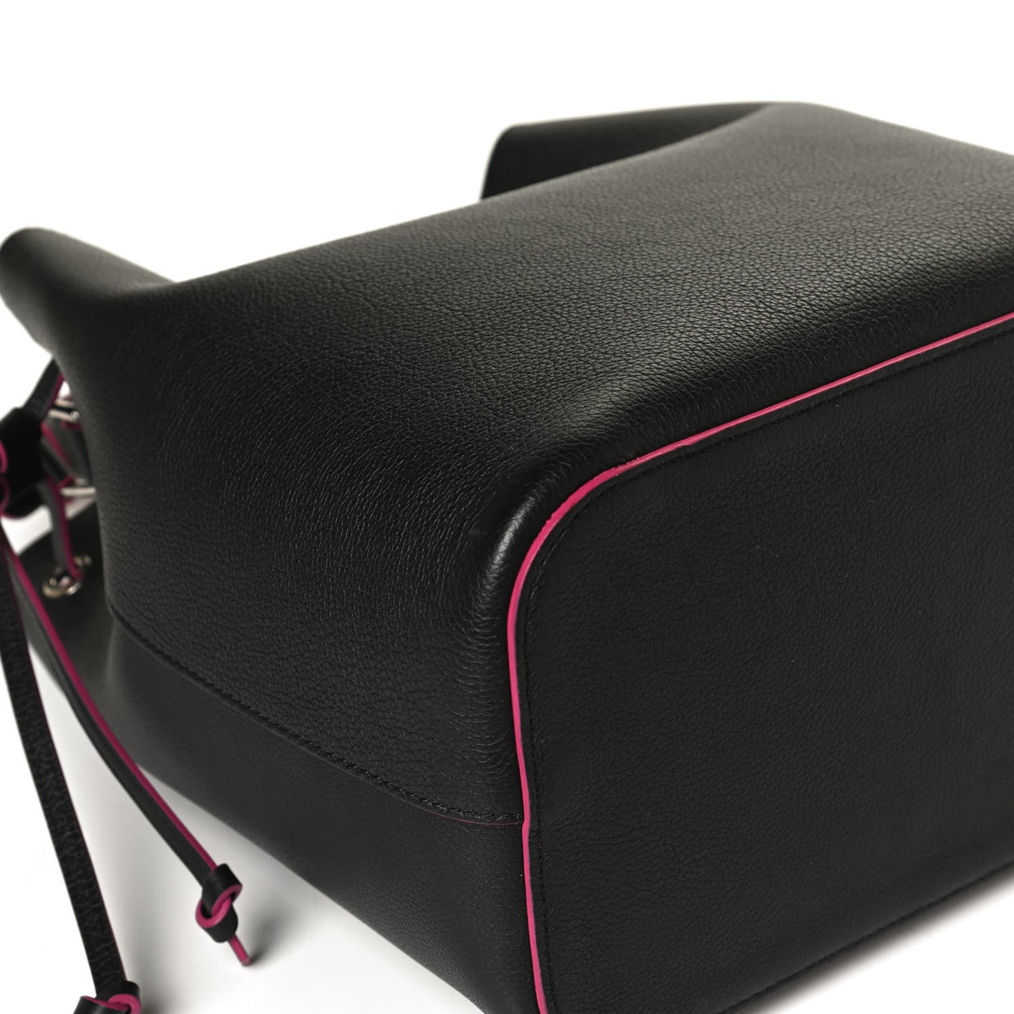 Calfskin Lockme Bucket Black