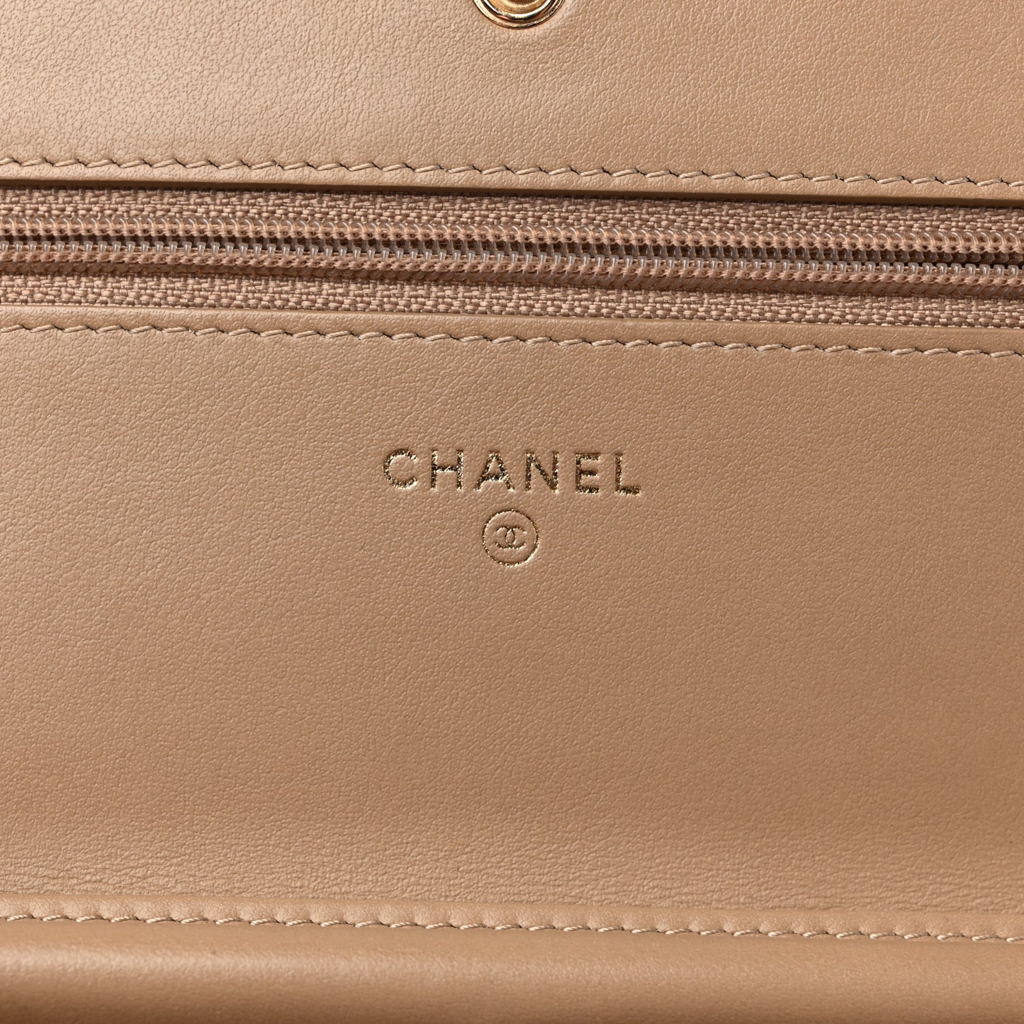 Caviar Quilted CC Filigree Wallet On Chain WOC Beige