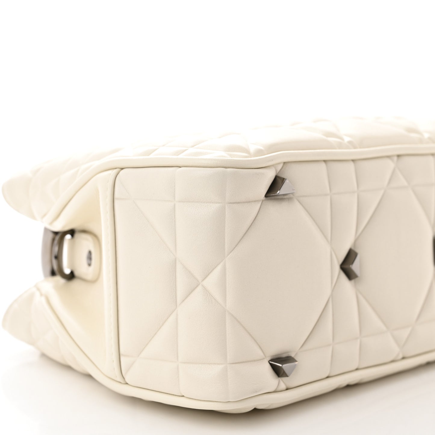 Calfskin Cannage Small The Lady 95.22 Ivory