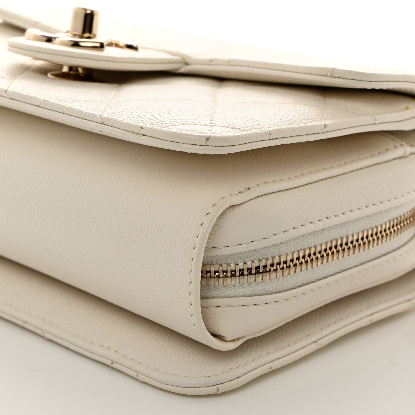 Caviar Quilted Like A Wallet Flap White