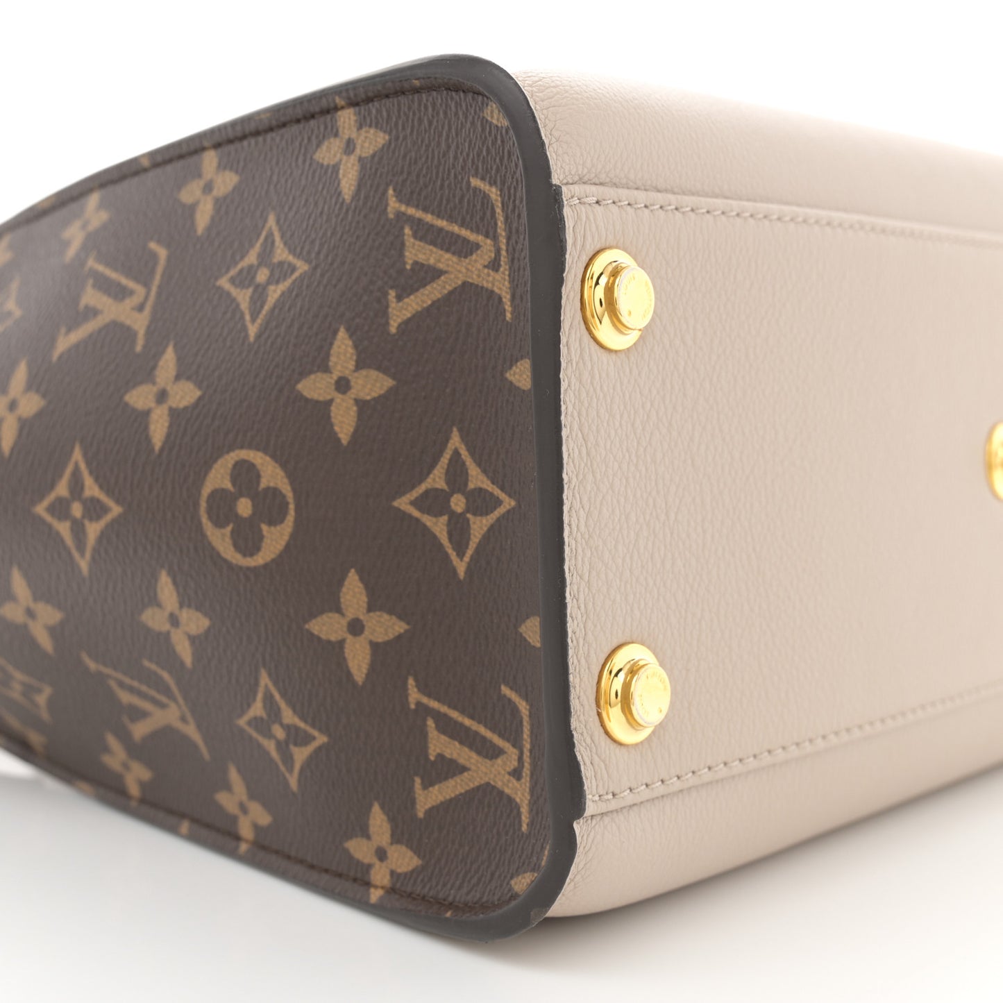 Calfskin Monogram On My Side MM Greige