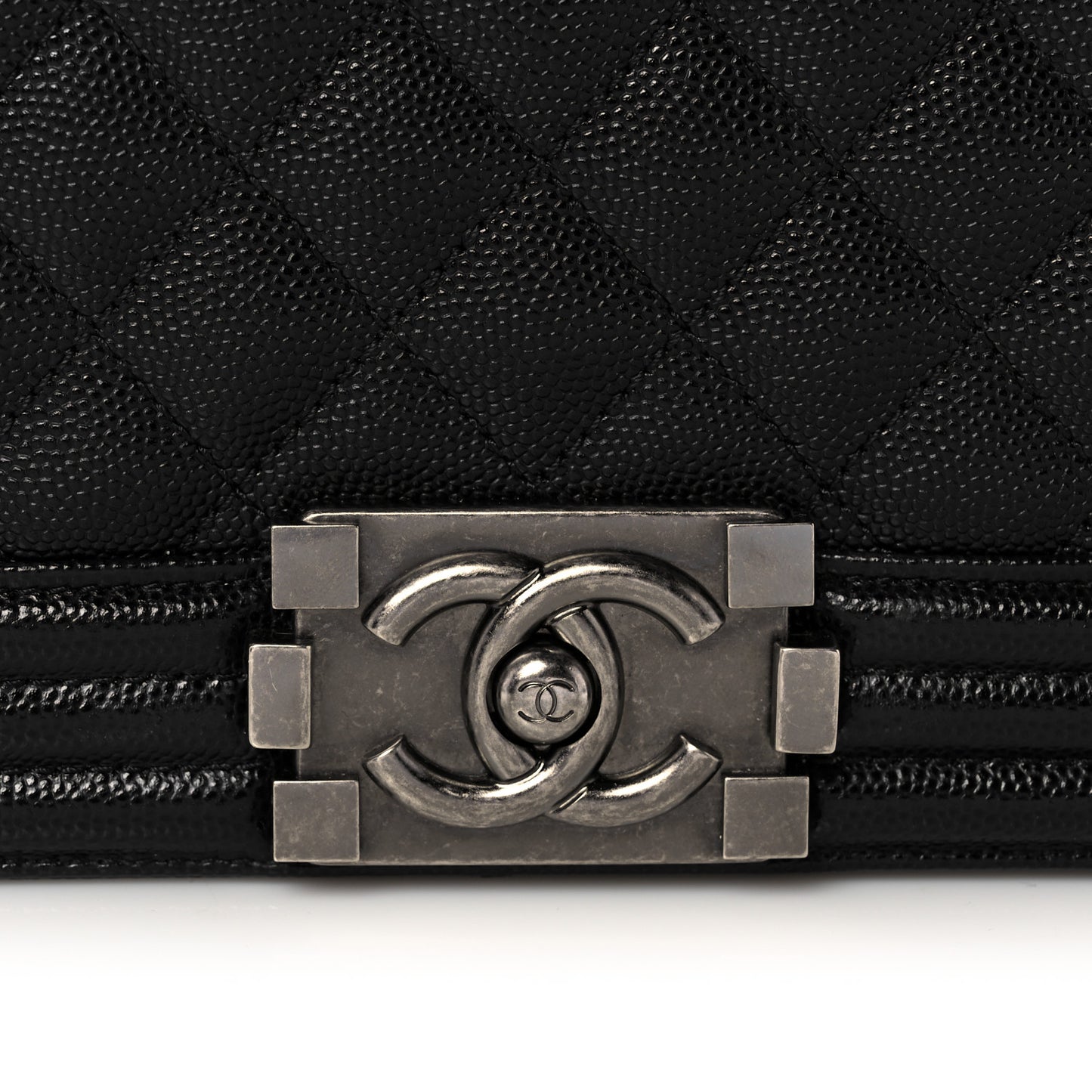 Caviar Quilted Medium Boy Flap Black