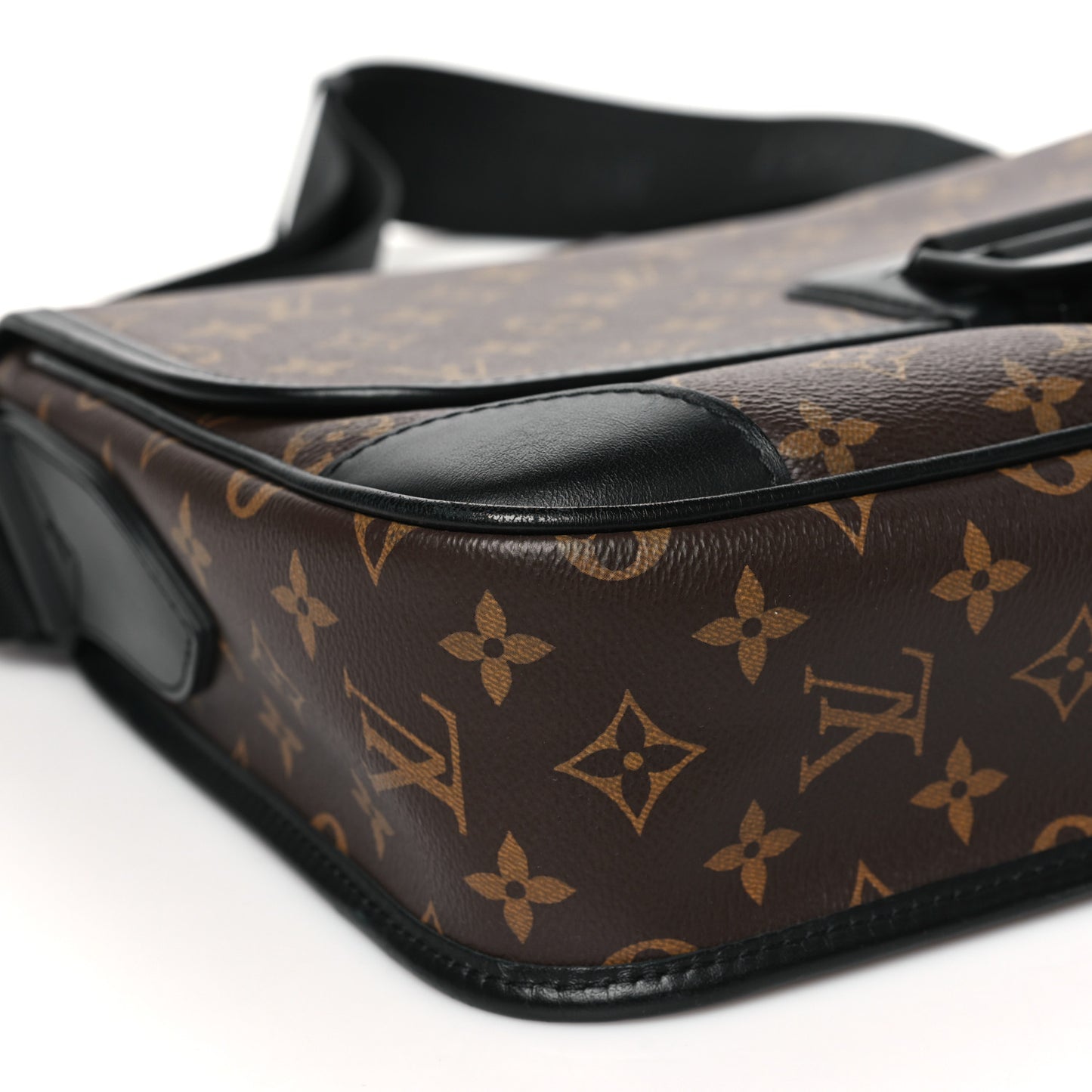 Monogram Macassar Archy Messenger MM