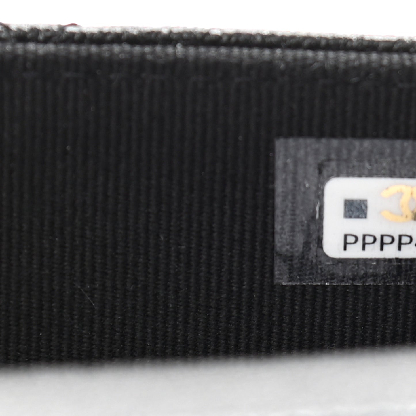 Caviar Quilted CC Airpods Pro and Phone Case With Chain Black