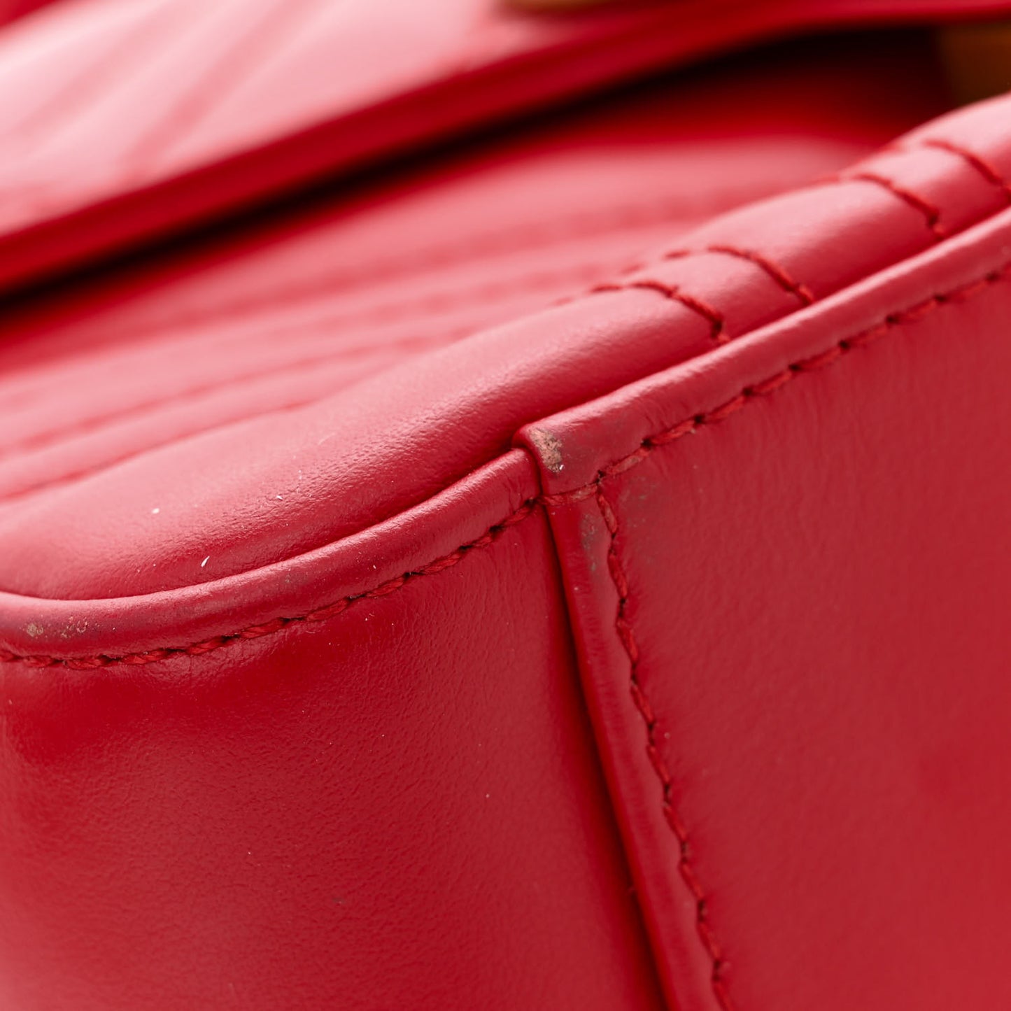 Calfskin Matelasse Mini GG Marmont Top Handle Shoulder Bag Hibiscus Red