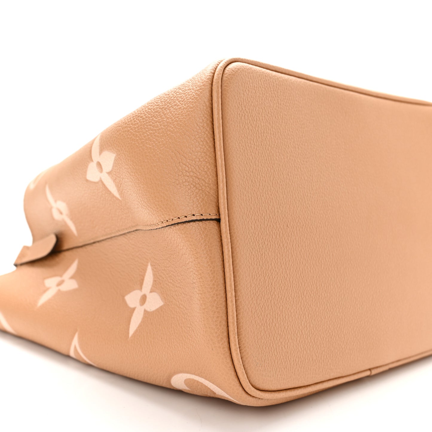 Empreinte Monogram Giant Neonoe MM Arizona Beige