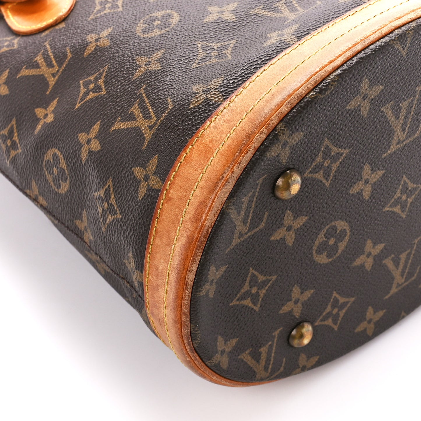 Monogram Petit Bucket 23