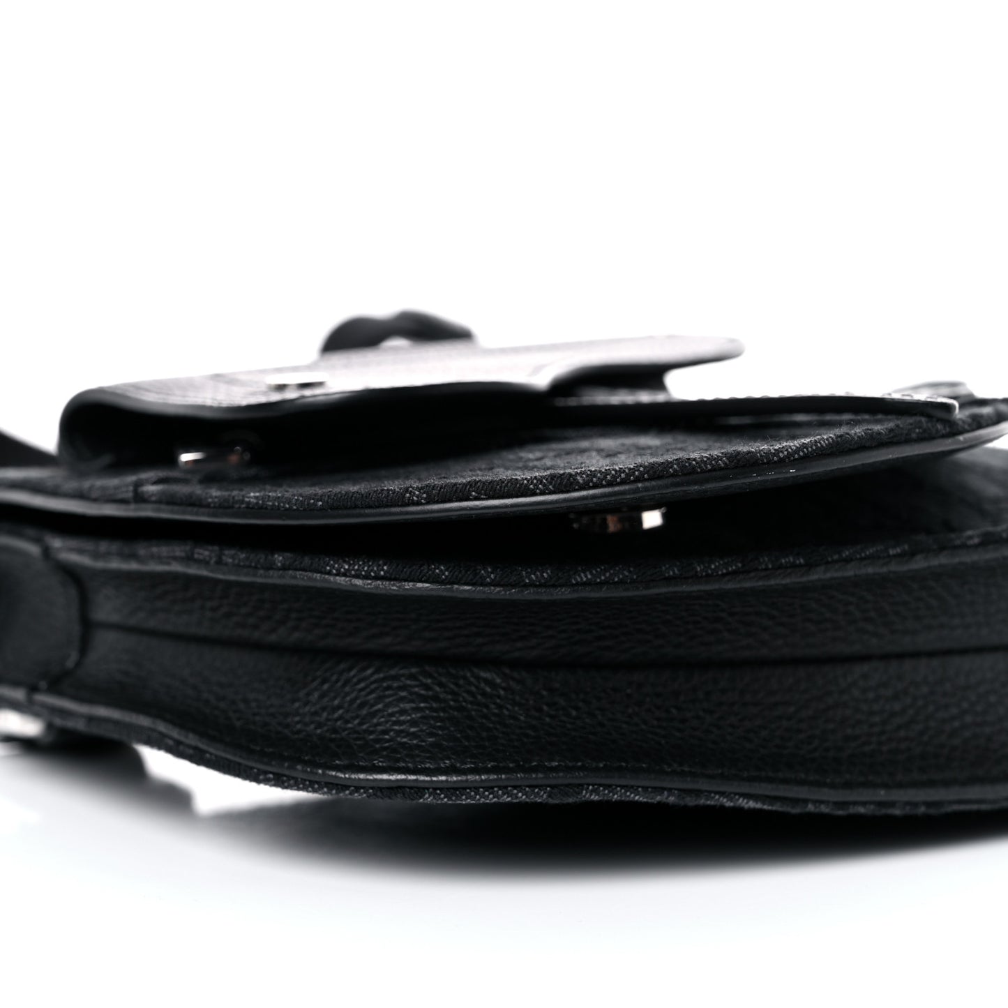 Oblique Saddle Messenger Pouch Blue Black