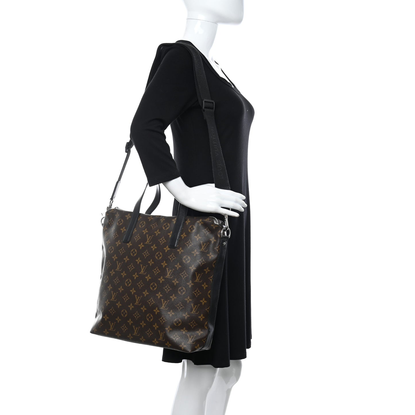 Monogram Macassar Kitan