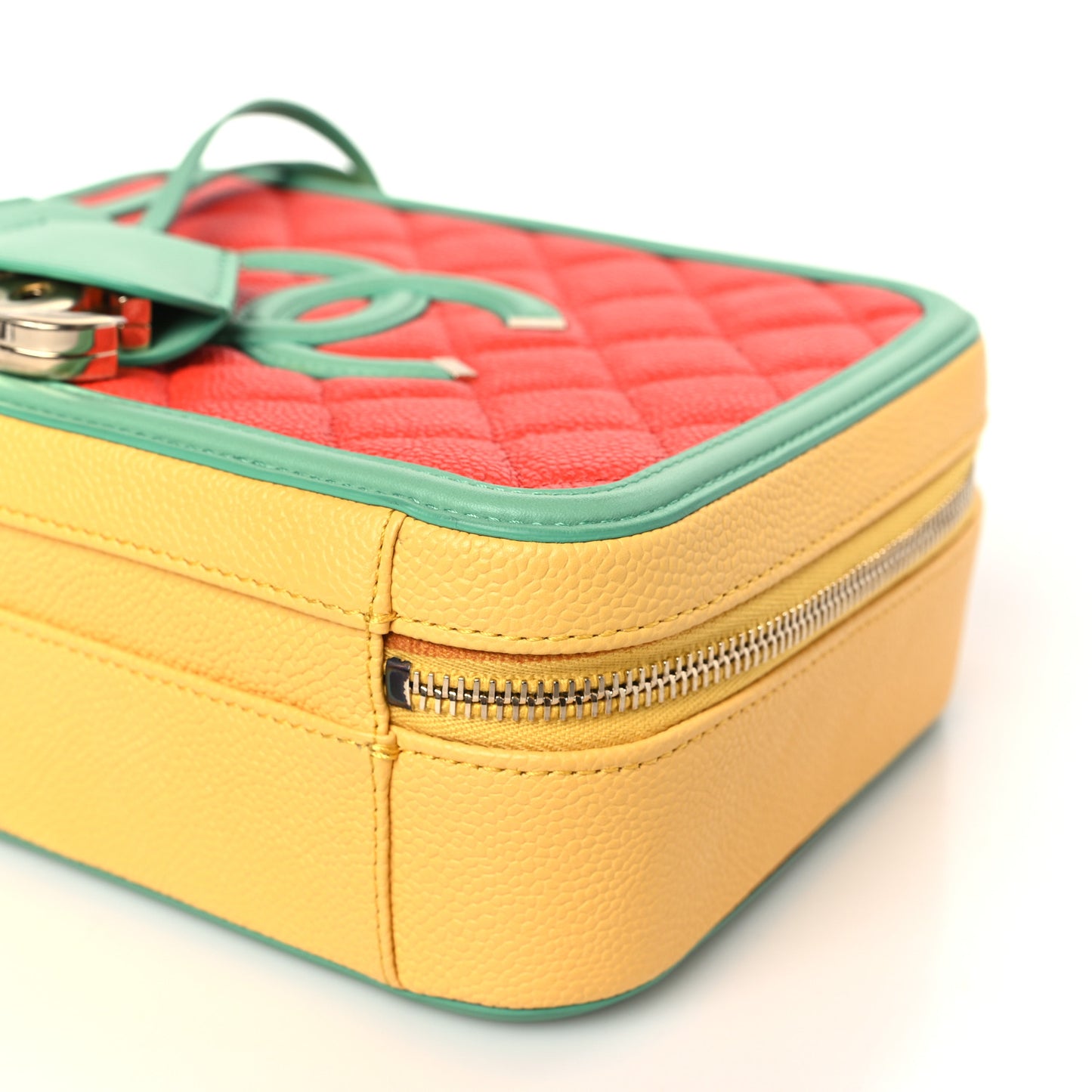 Caviar Quilted Medium CC Filigree Vanity Case Multicolor