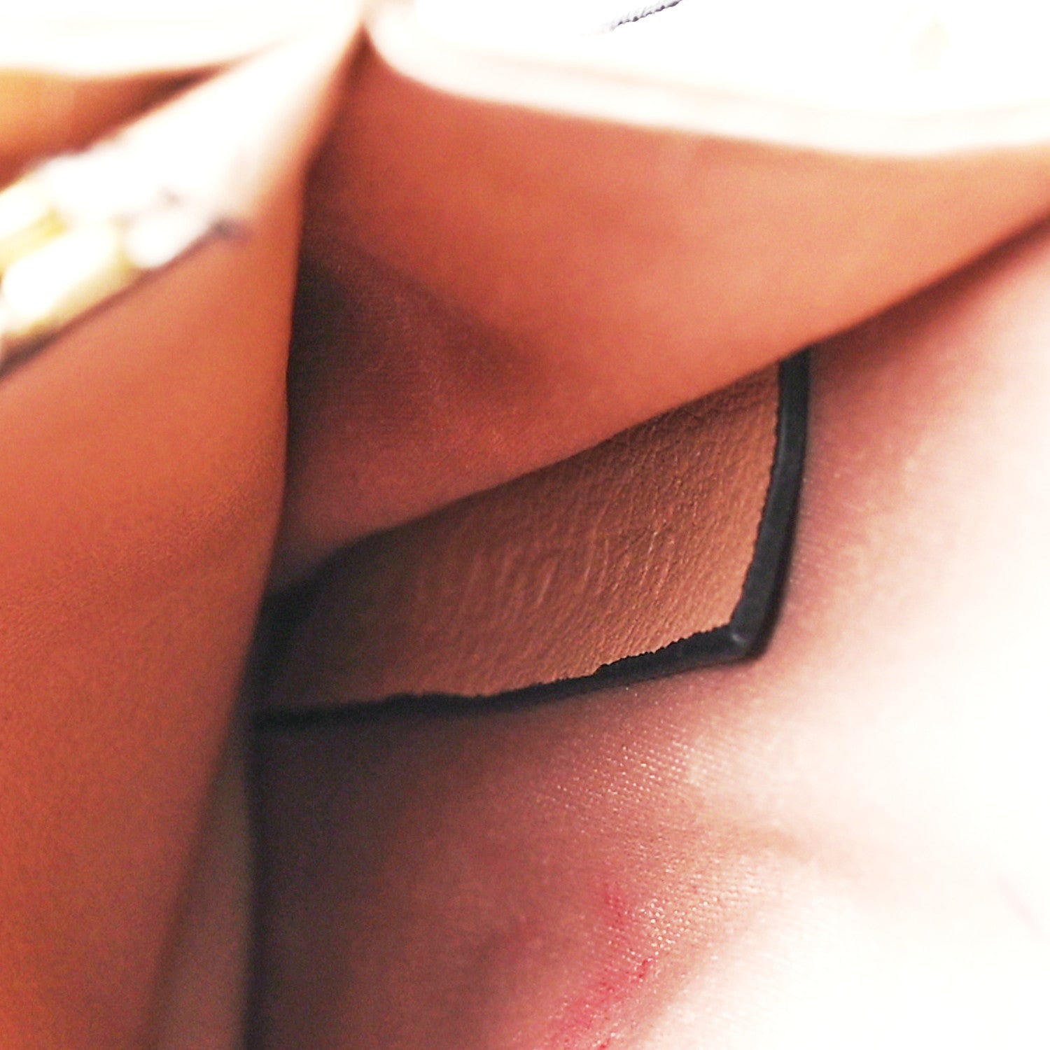 Valentino Garavani Vitello Rockstud Wallet on Chain Poudre 7 of 14