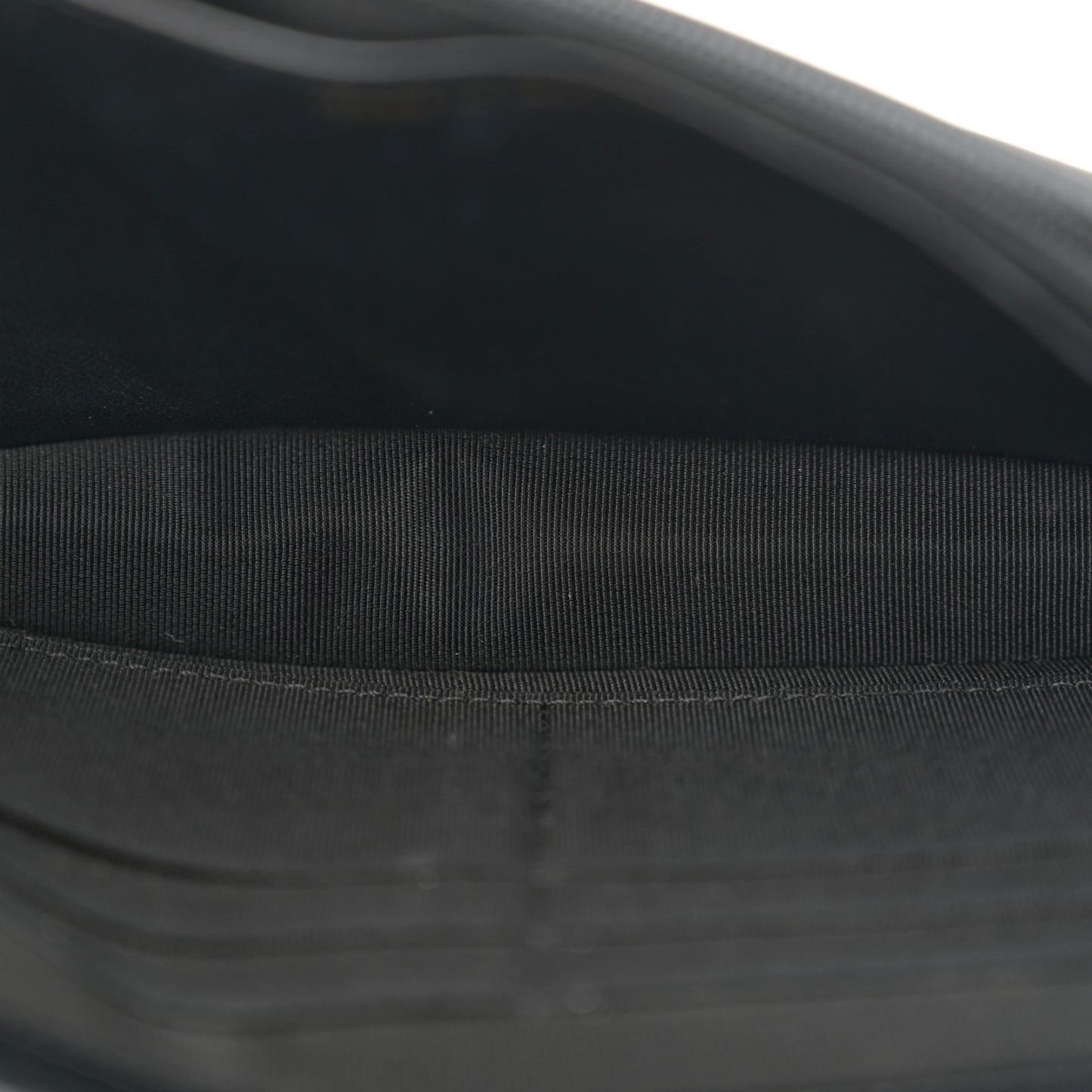 Lambskin Pyramid Wallet On Chain WOC Black