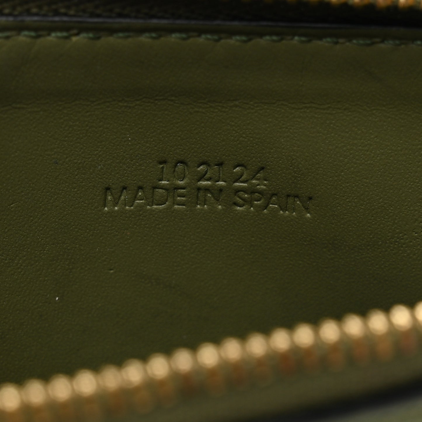 Calfskin Embossed Repeat Coin Card Holder Avocado Green