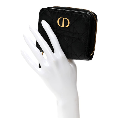 Grained Calfskin Supple Cannage Caro Scarlet Zipped Wallet Black