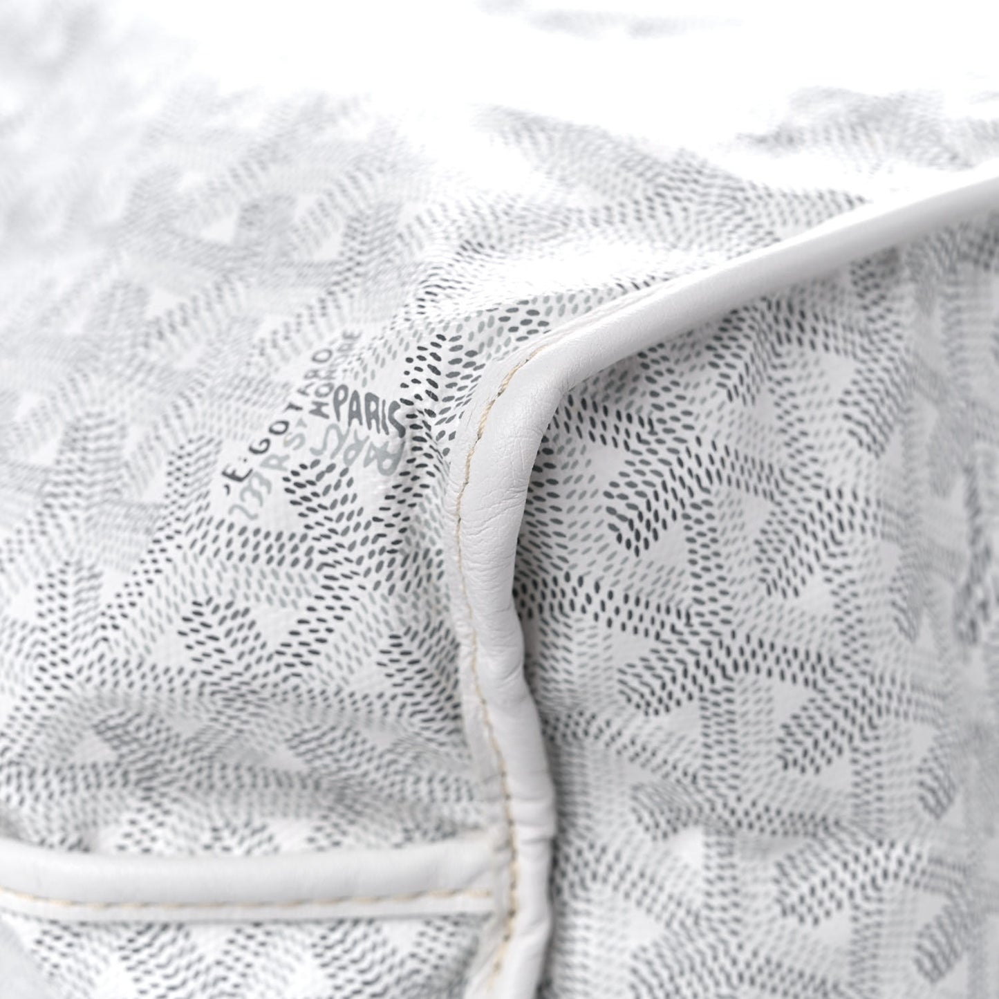 Goyardine Reversible Anjou PM White