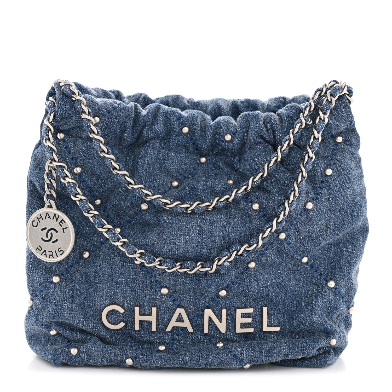 CHANEL ブルーキルティングバッグ Blue Chanel — deep, refined, and quietly sophisticated. ⸻ ブルー