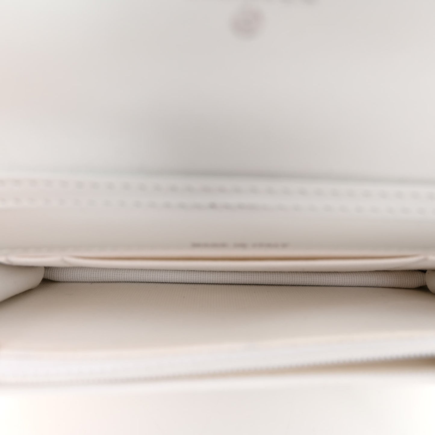 Calfskin Quilted Maxi Pearls Clutch With Chain White