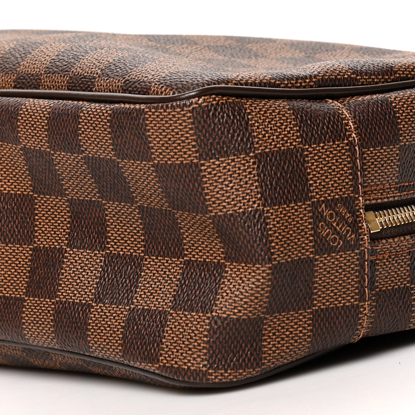 Damier Ebene Toiletry Bag 25