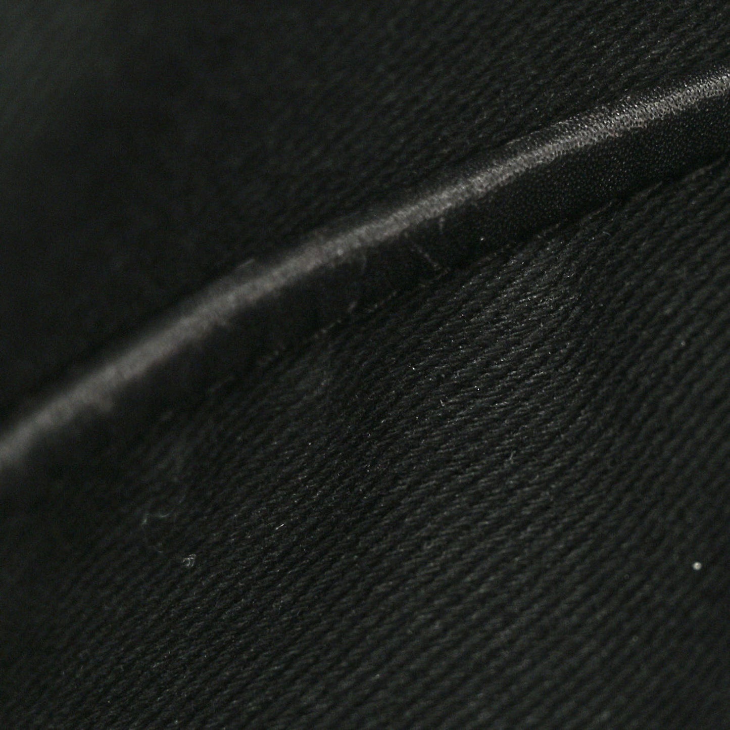 Calfskin CC Pocket Hobo Black