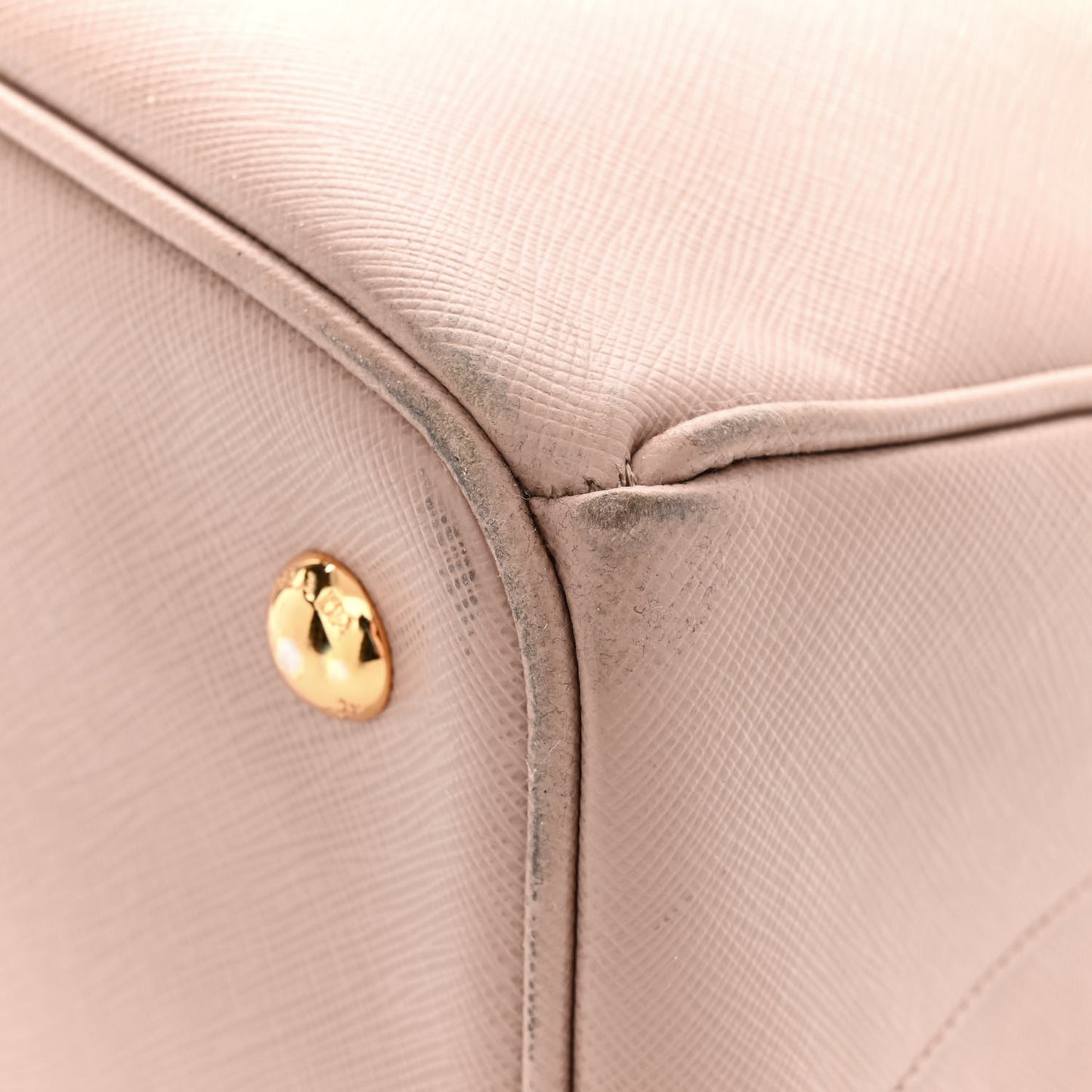 Saffiano Lux Medium Tote Cammeo