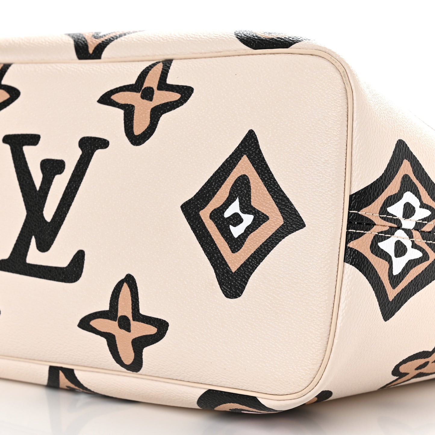Monogram Giant Wild at Heart Neverfull MM Creme