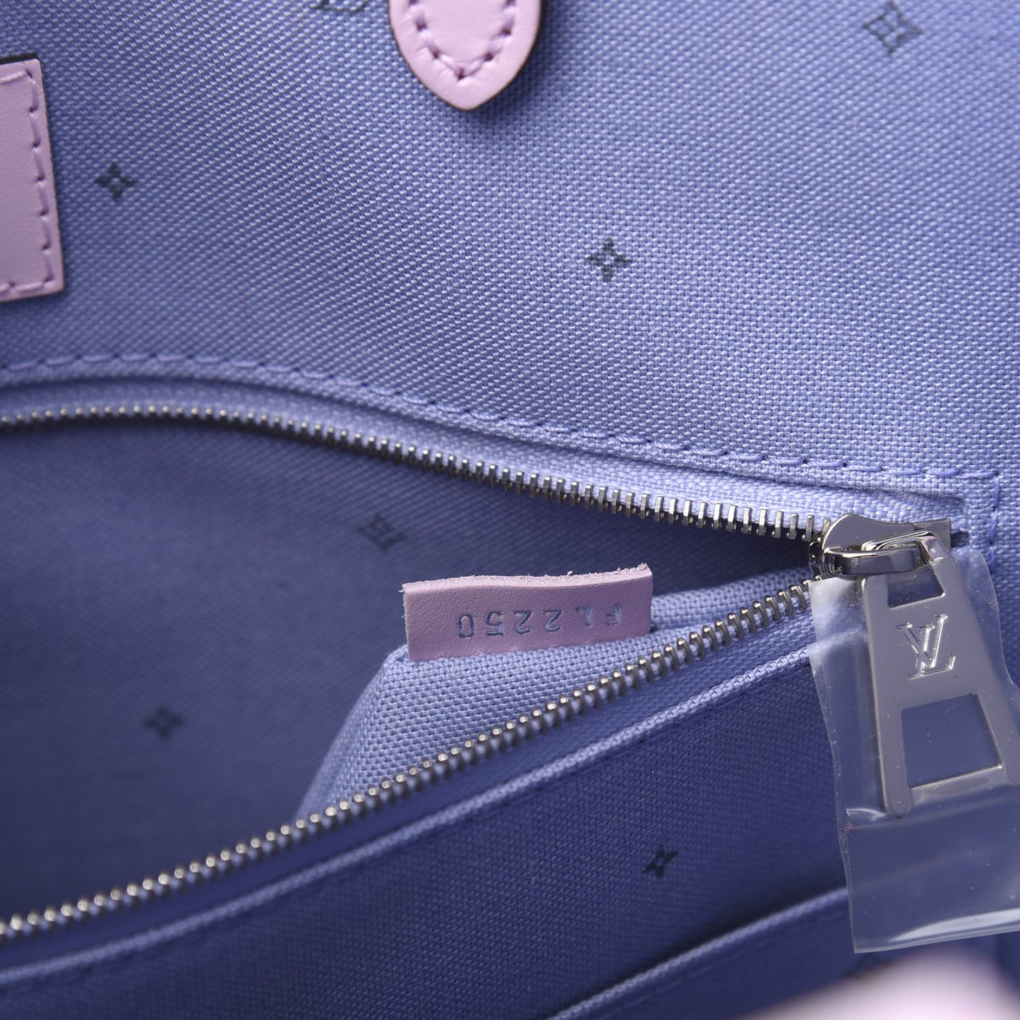 Monogram Escale Onthego GM Pastel