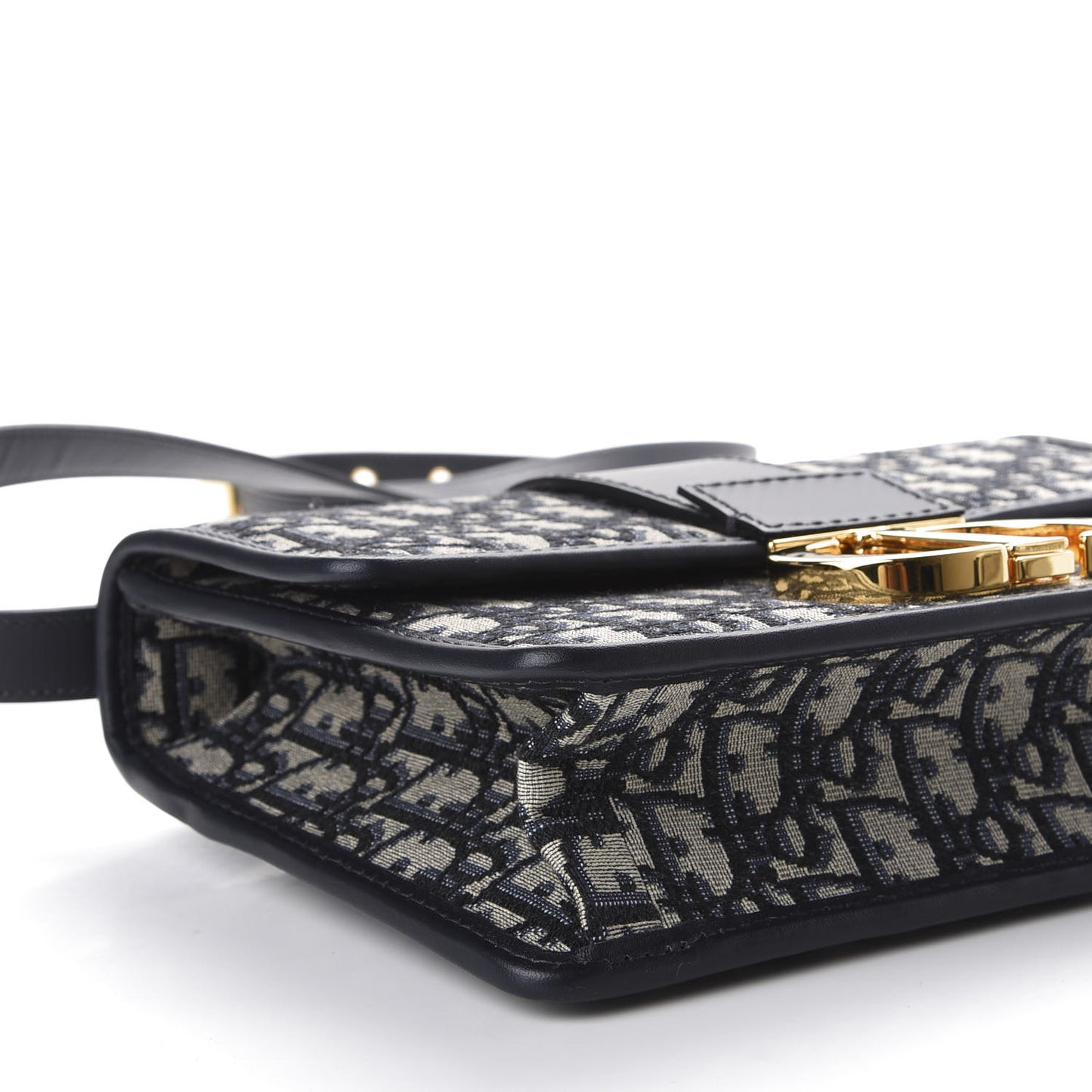 Oblique 30 Montaigne Flap Bag Blue