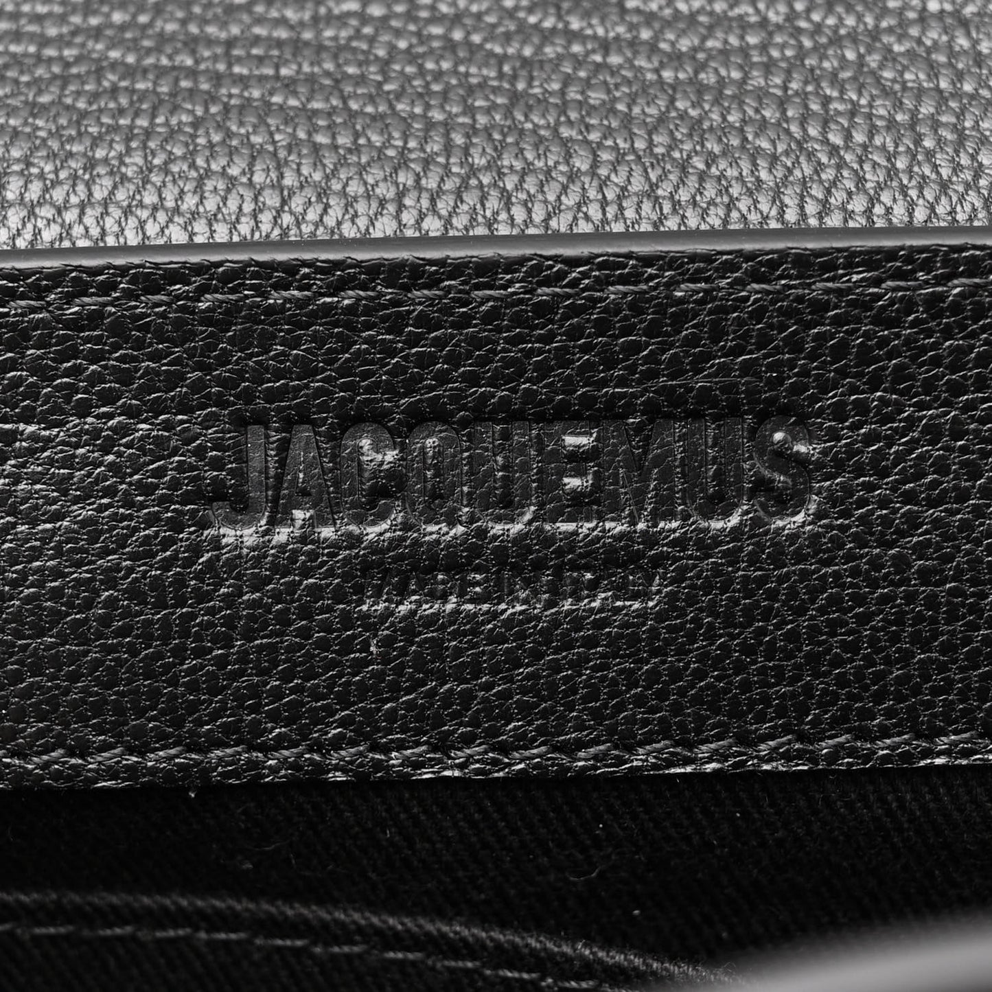 Grained Calfskin Le Capri Messenger Bag Black