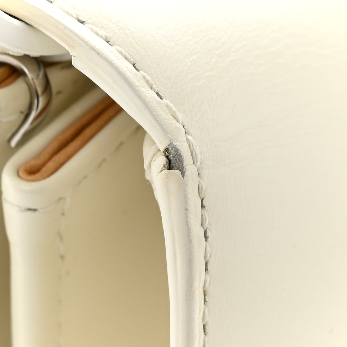 Box Calfskin MM Brillant Satchel Ivory