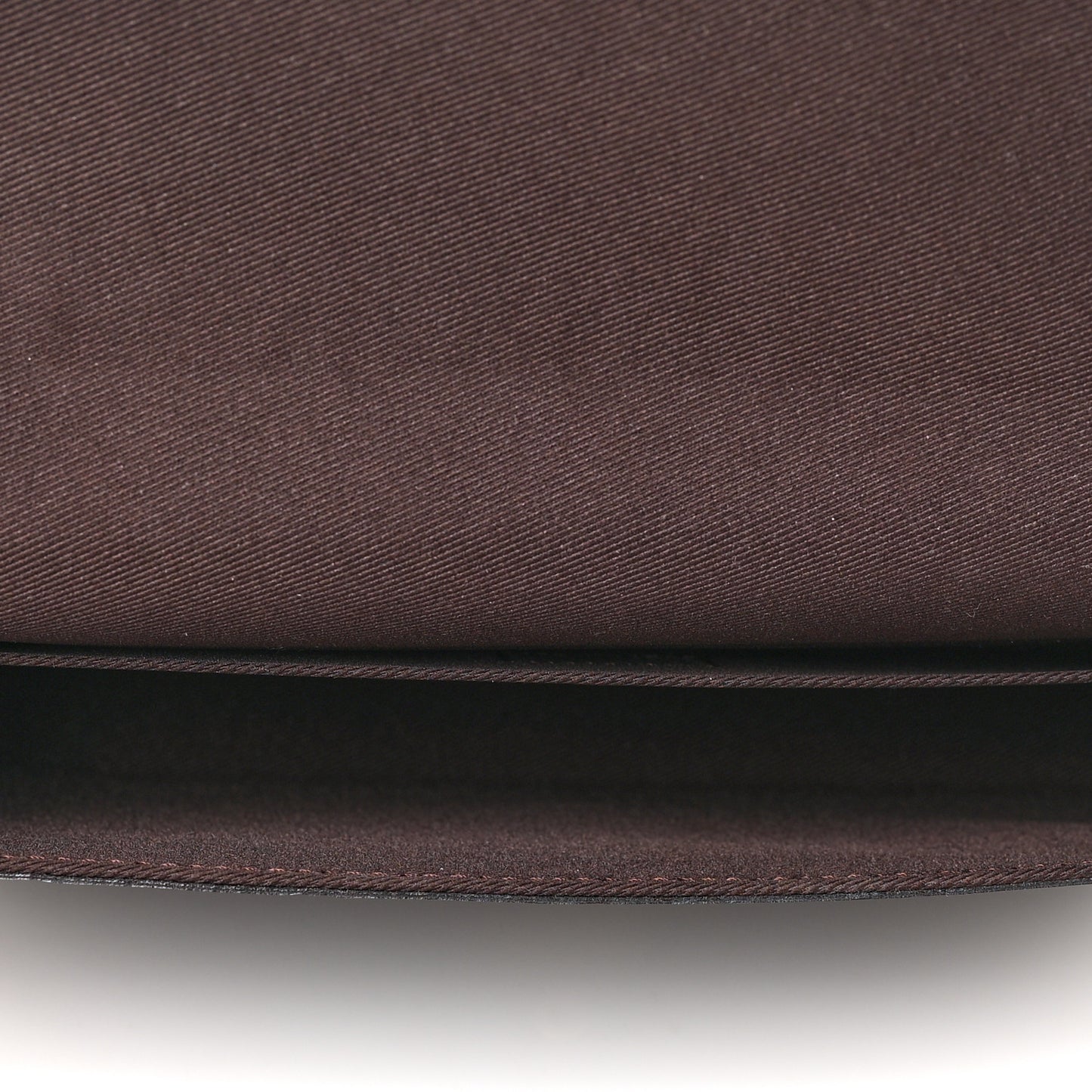 Vernis Pochette Felicie Chain Wallet Amarante