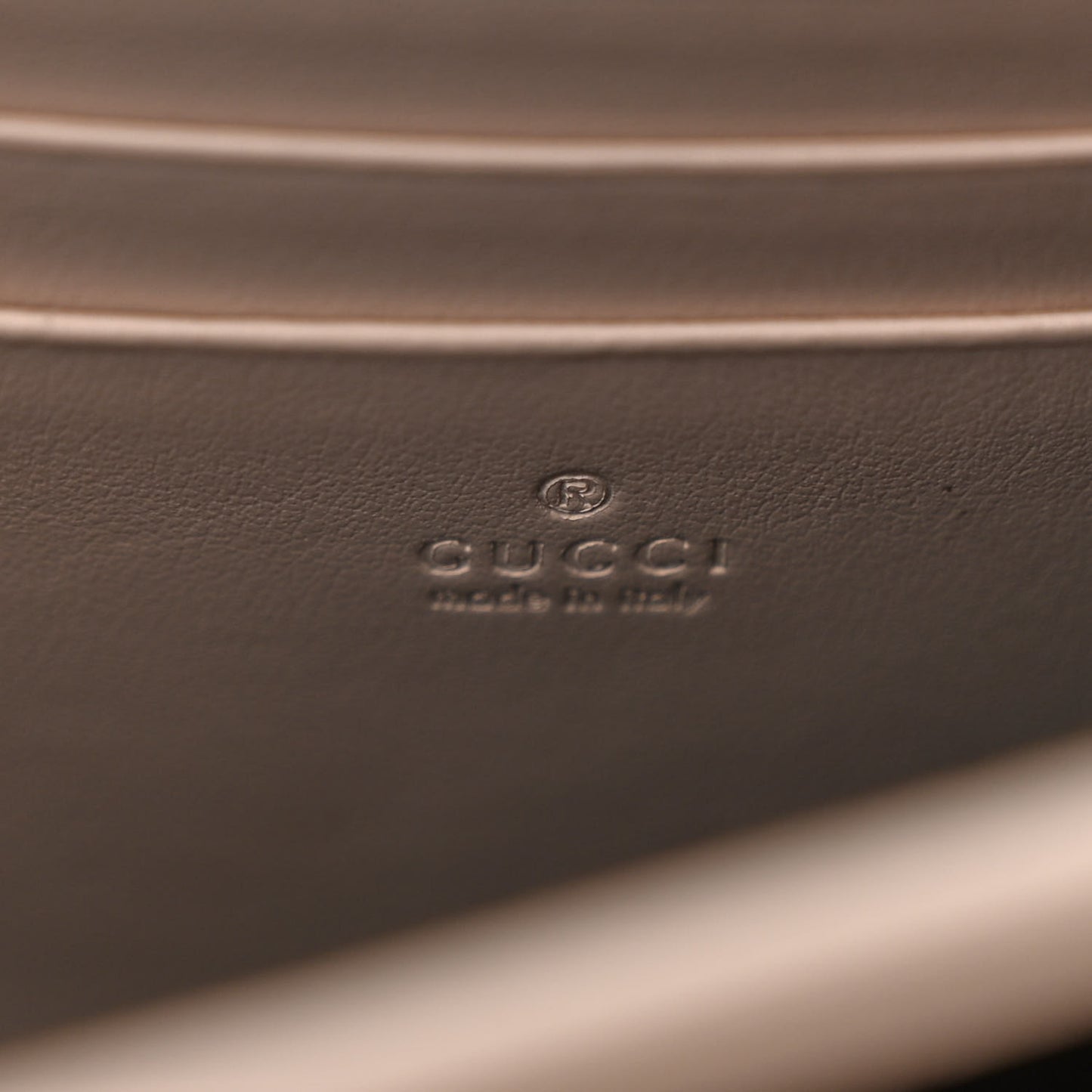 Calfskin Matelasse GG Marmont Chain Wallet Mystic White