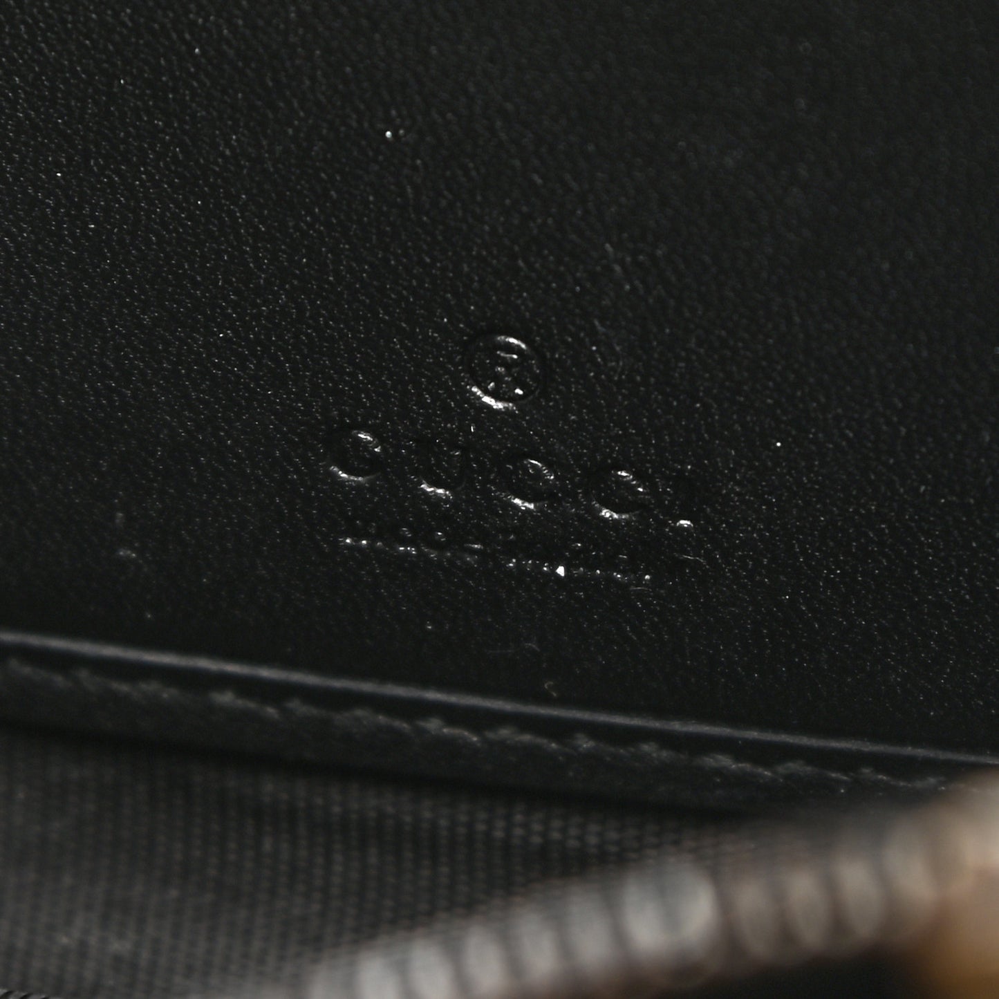 Calfskin Matelasse Small Marmont 2.0 Zip Black White