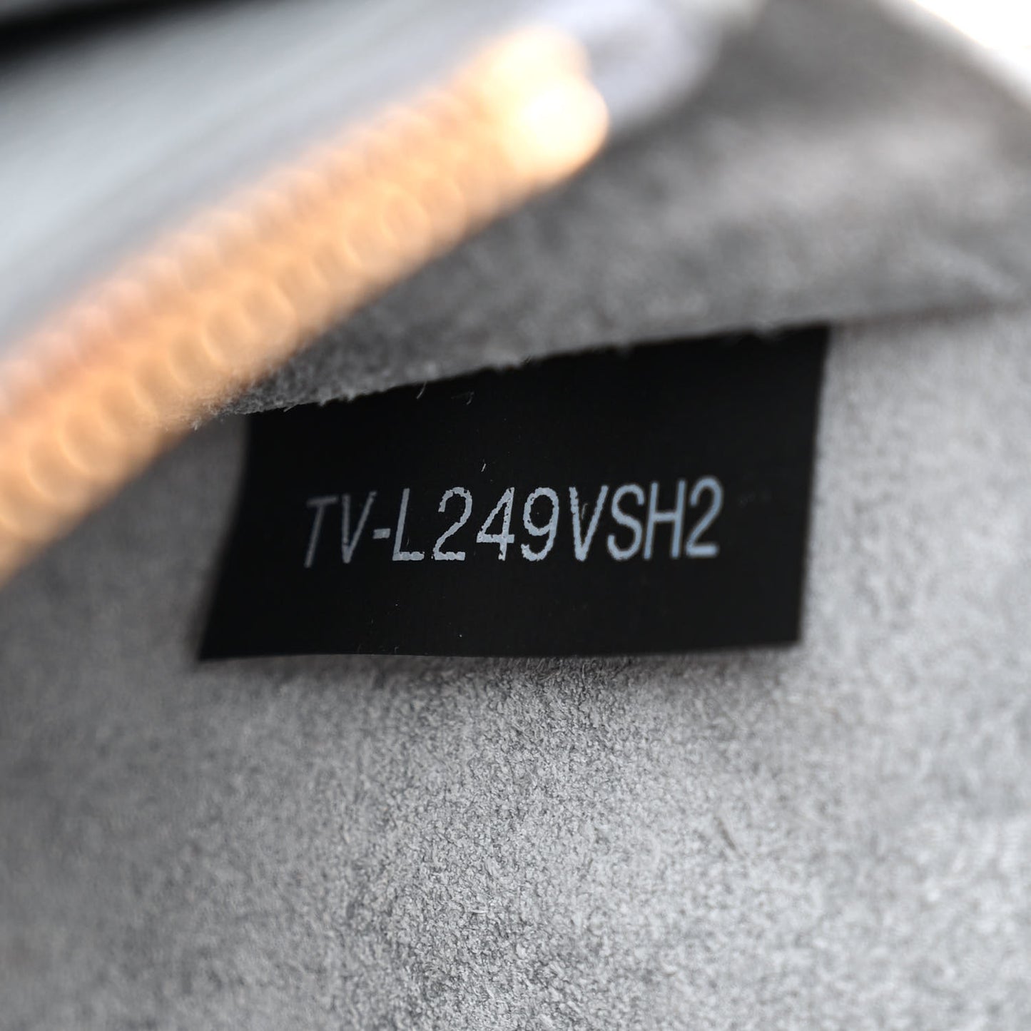Pebbled Calfskin Rockstud Wallet on Chain Pastel Grey
