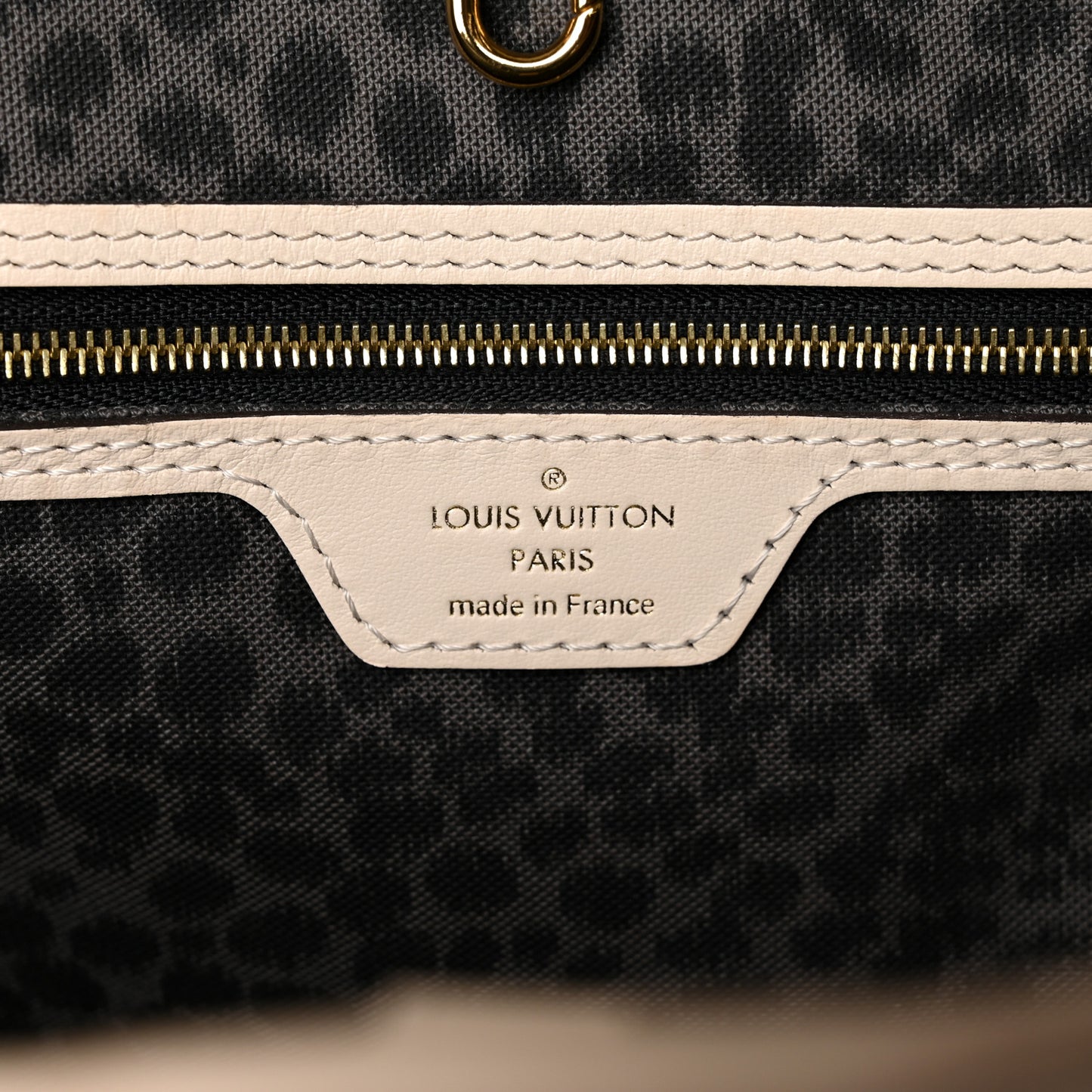 Monogram Giant Wild at Heart Neverfull MM Creme