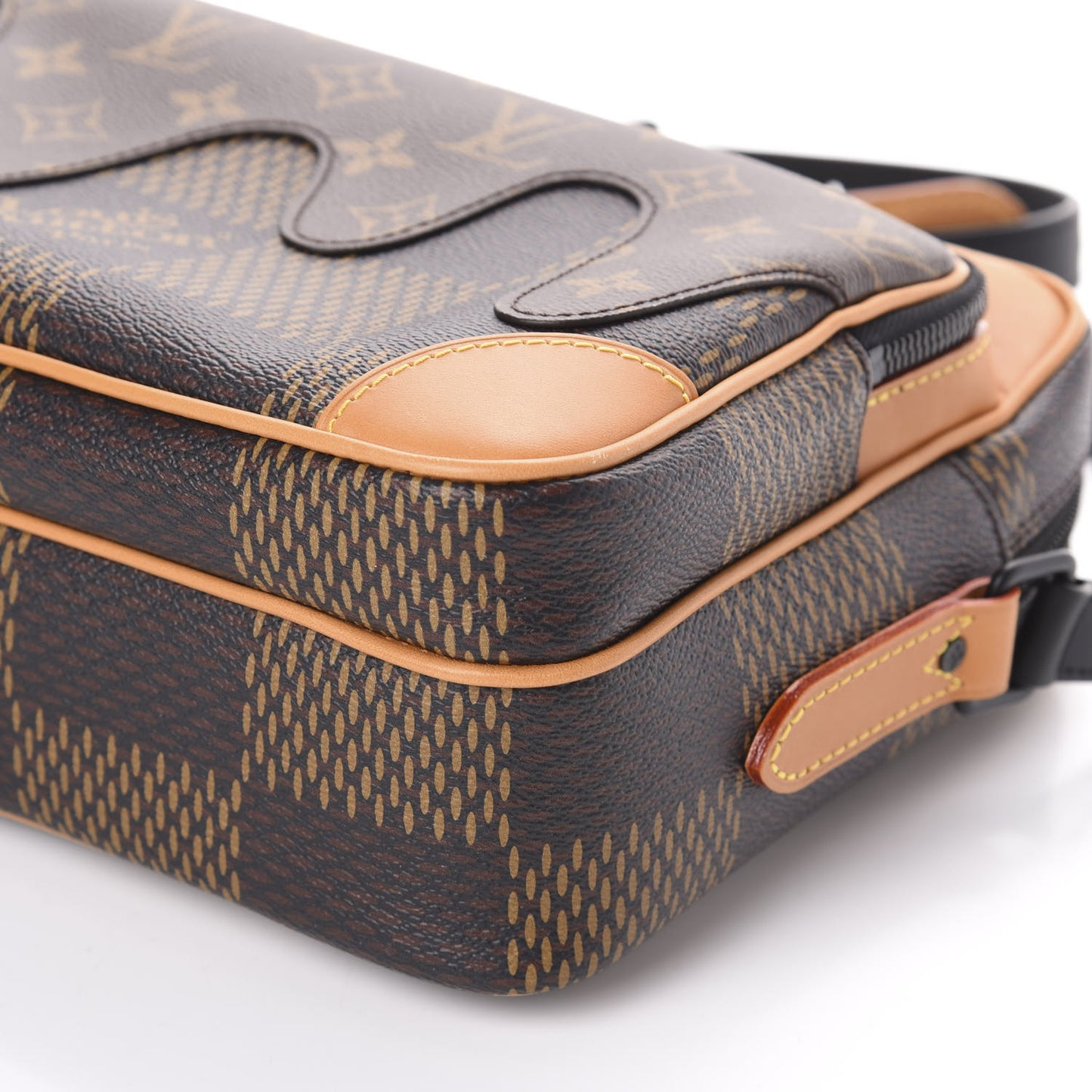 X NIGO Giant Damier Ebene Monogram Nil Messenger