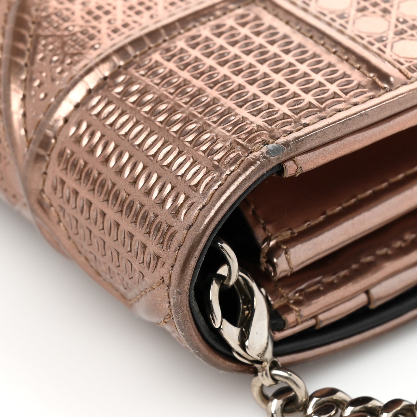 Metallic Patent Micro-Cannage Diorama Croisiere Chain Wallet Hyper Pink