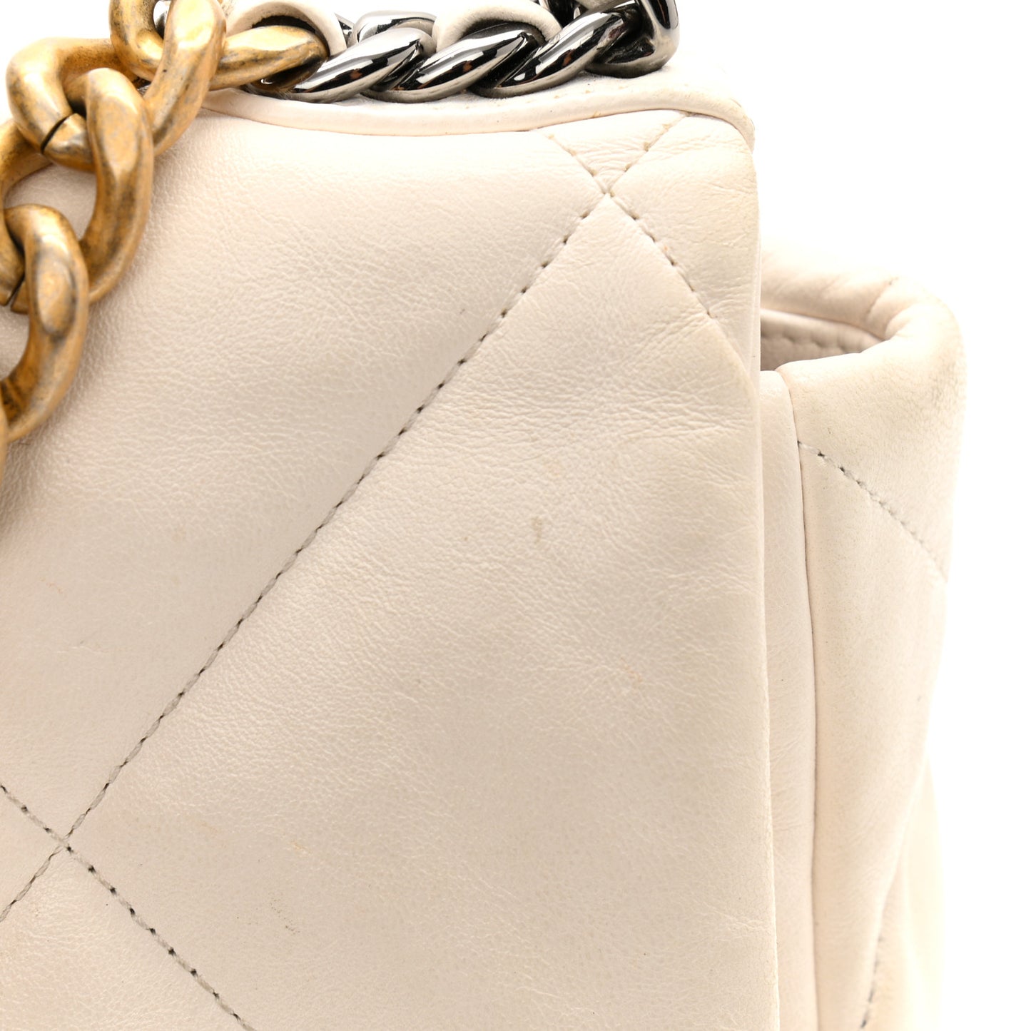 Lambskin Quilted Medium Chanel 19 Flap White