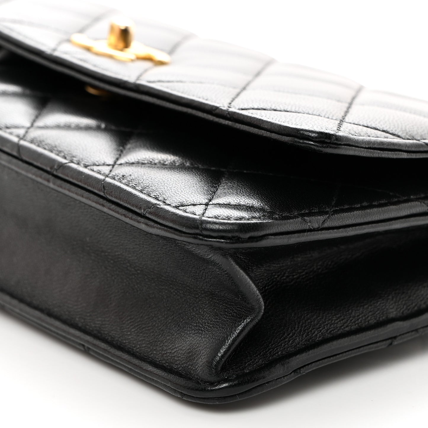 Lambskin Quilted CC Pearl Crush Wallet on Chain WOC Black