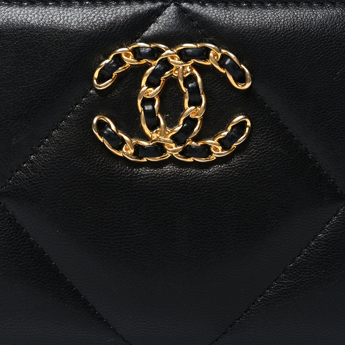 Goatskin Quilted Medium Chanel 19 Zipped Wallet Black