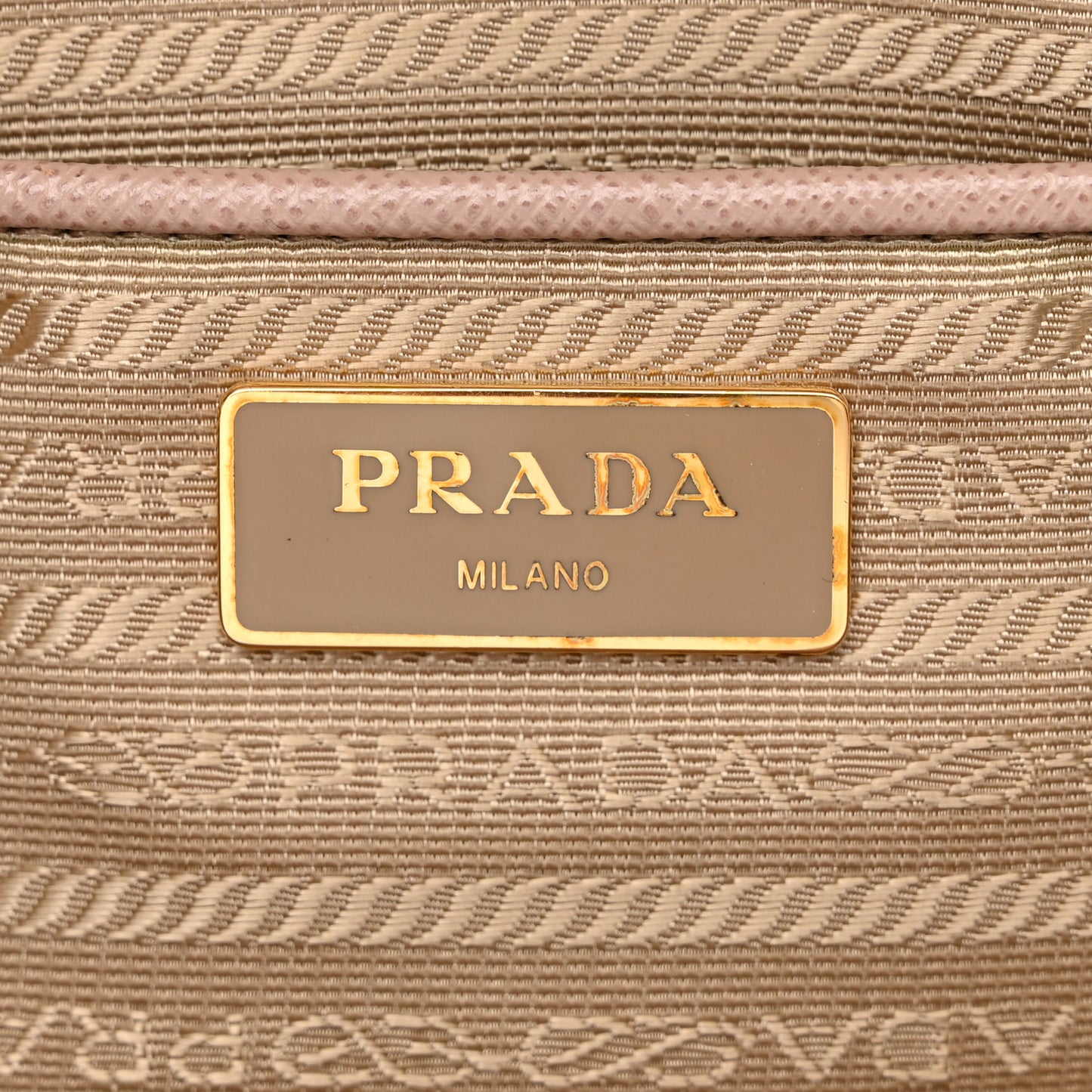 Saffiano Lux Large Galleria Double Zip Tote Cammeo