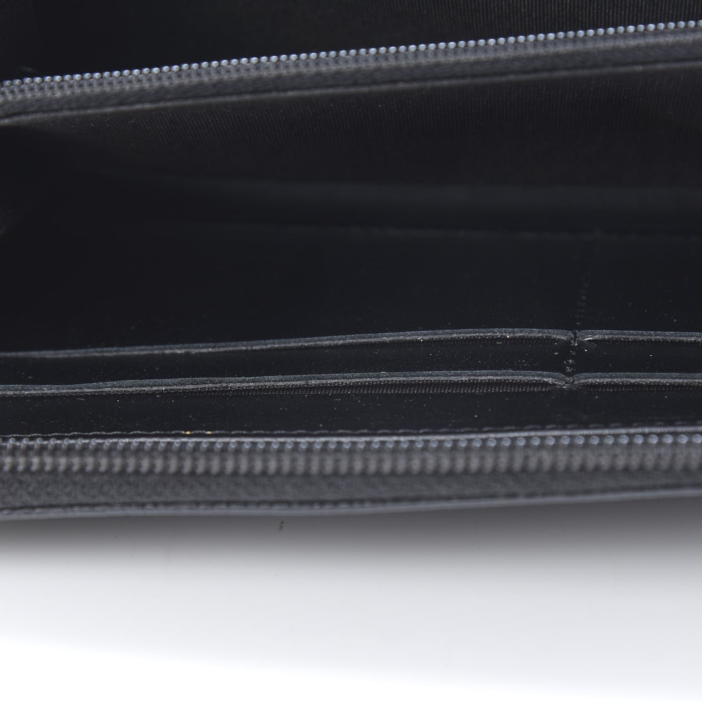 Caviar Timeless CC Large Gusset Zip Around Wallet Black