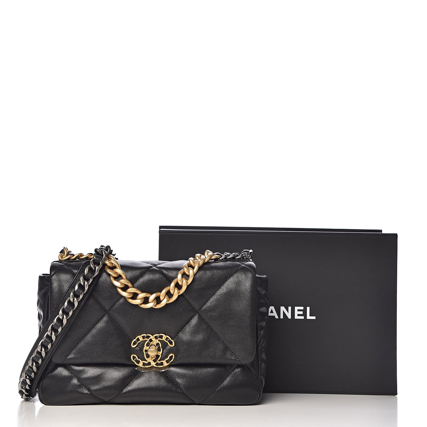 Lambskin Quilted Medium 19 Flap Black