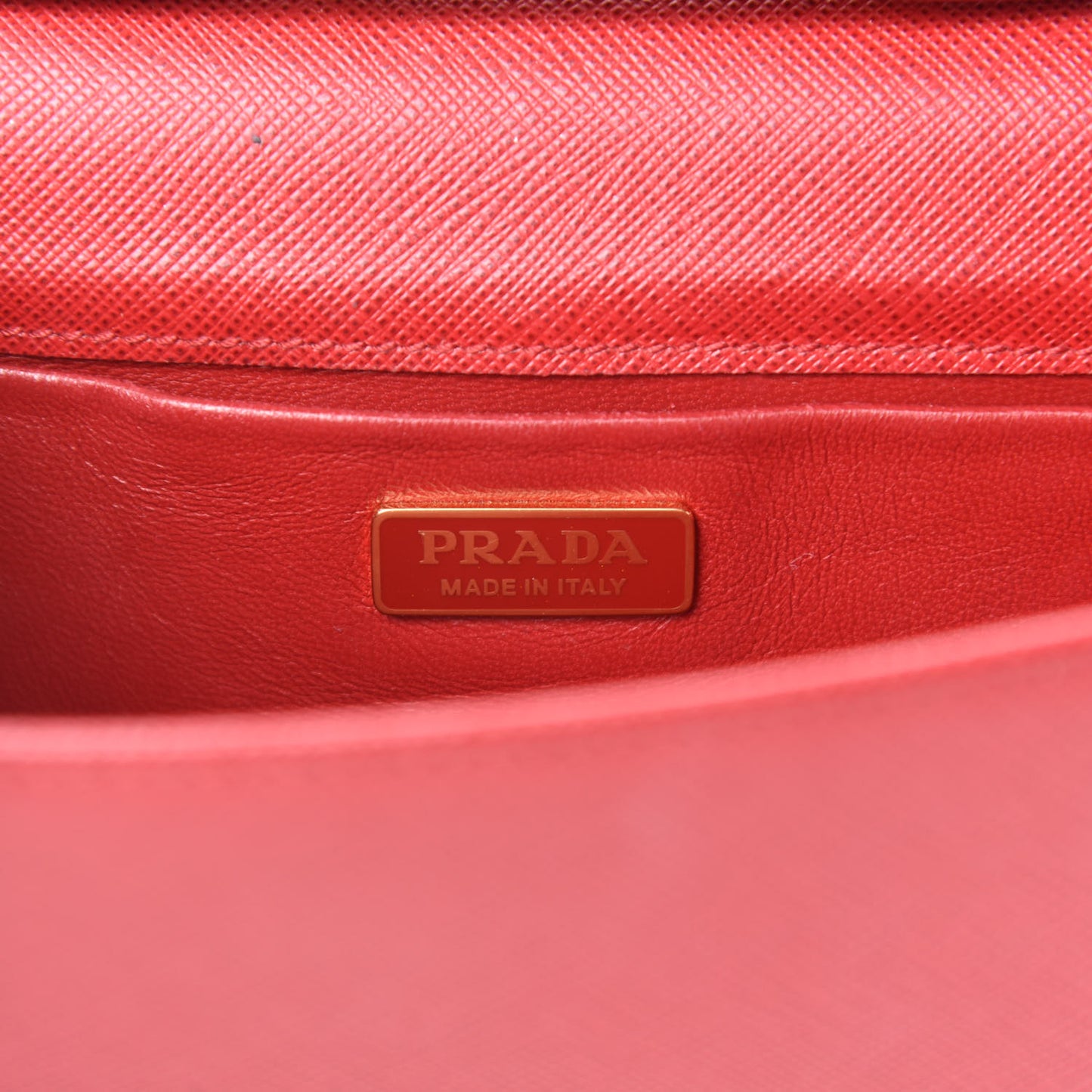 Saffiano Chain Wallet Fuoco