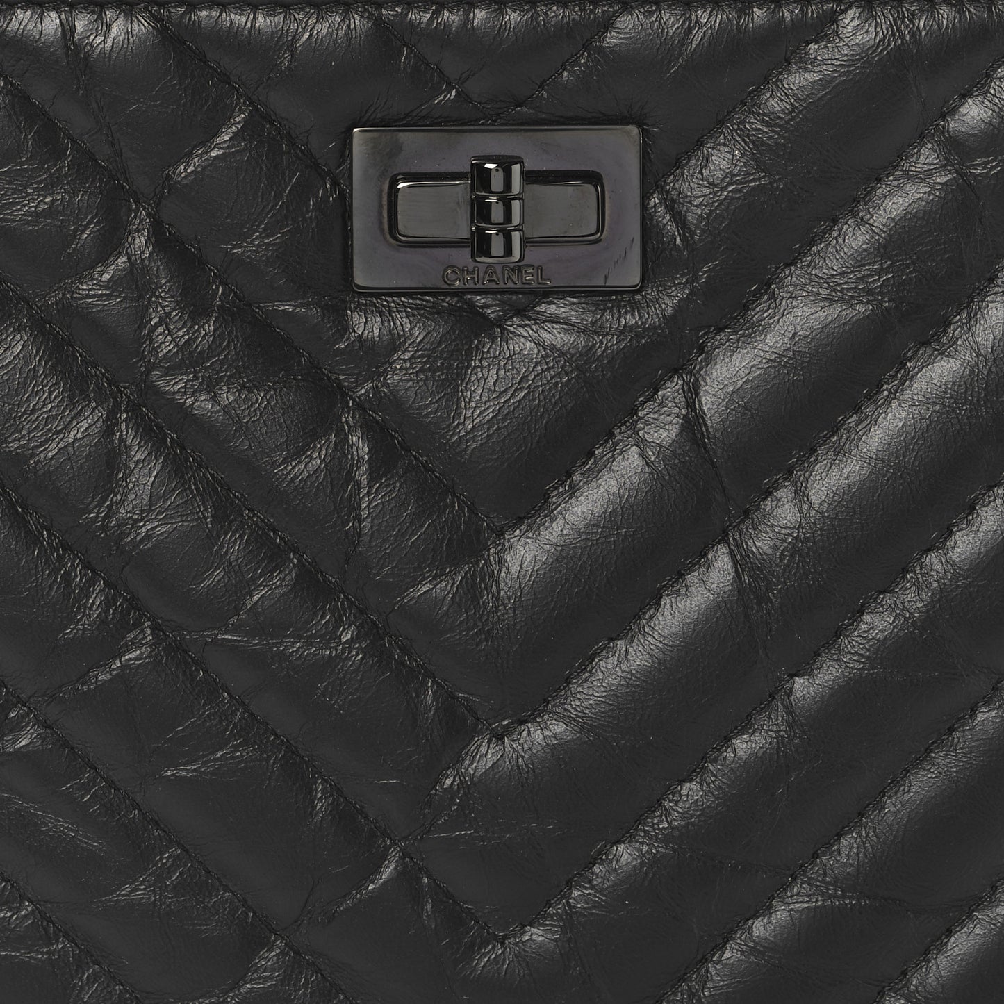 Aged Calfskin Chevron Quilted Reissue 2.55 Medium Cosmetic Case So Black