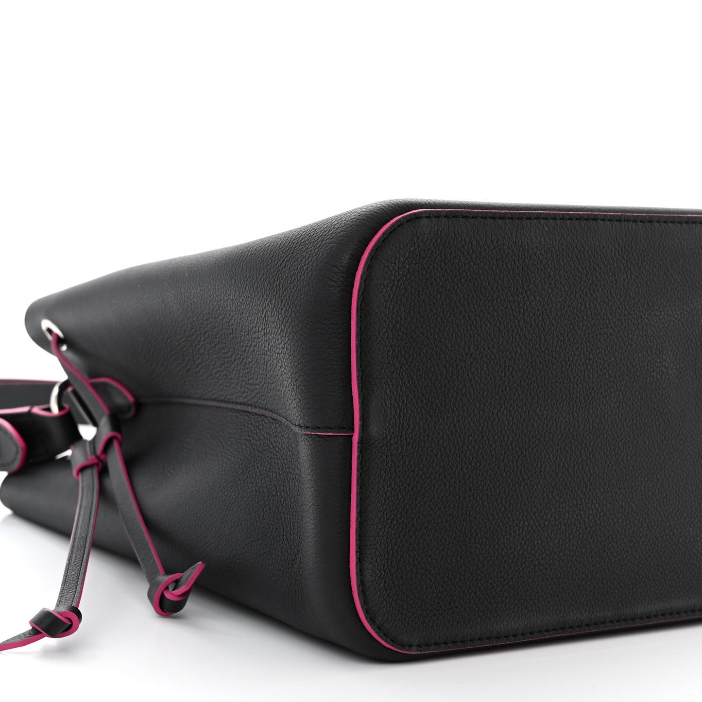 Calfskin Lockme Bucket Black