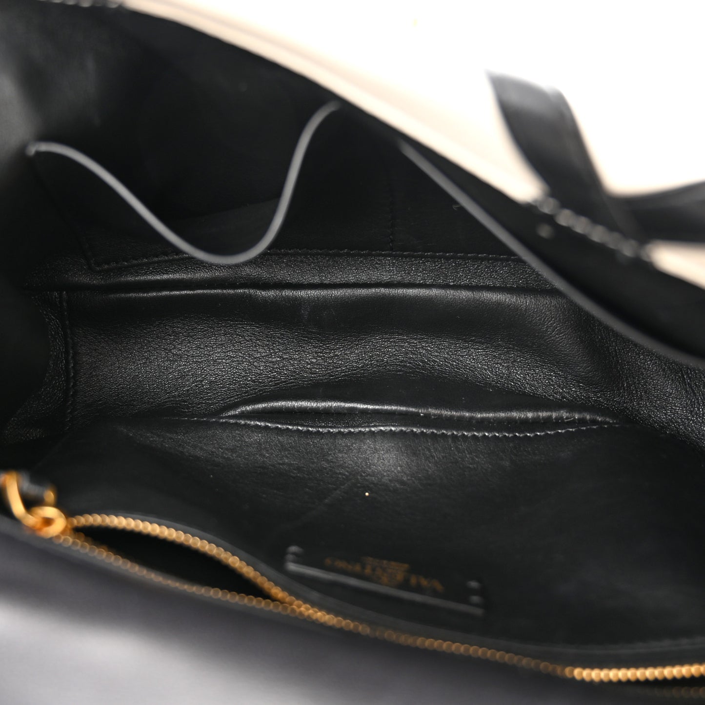 Nappa Large Roman Stud Shoulder Bag Ivory Black