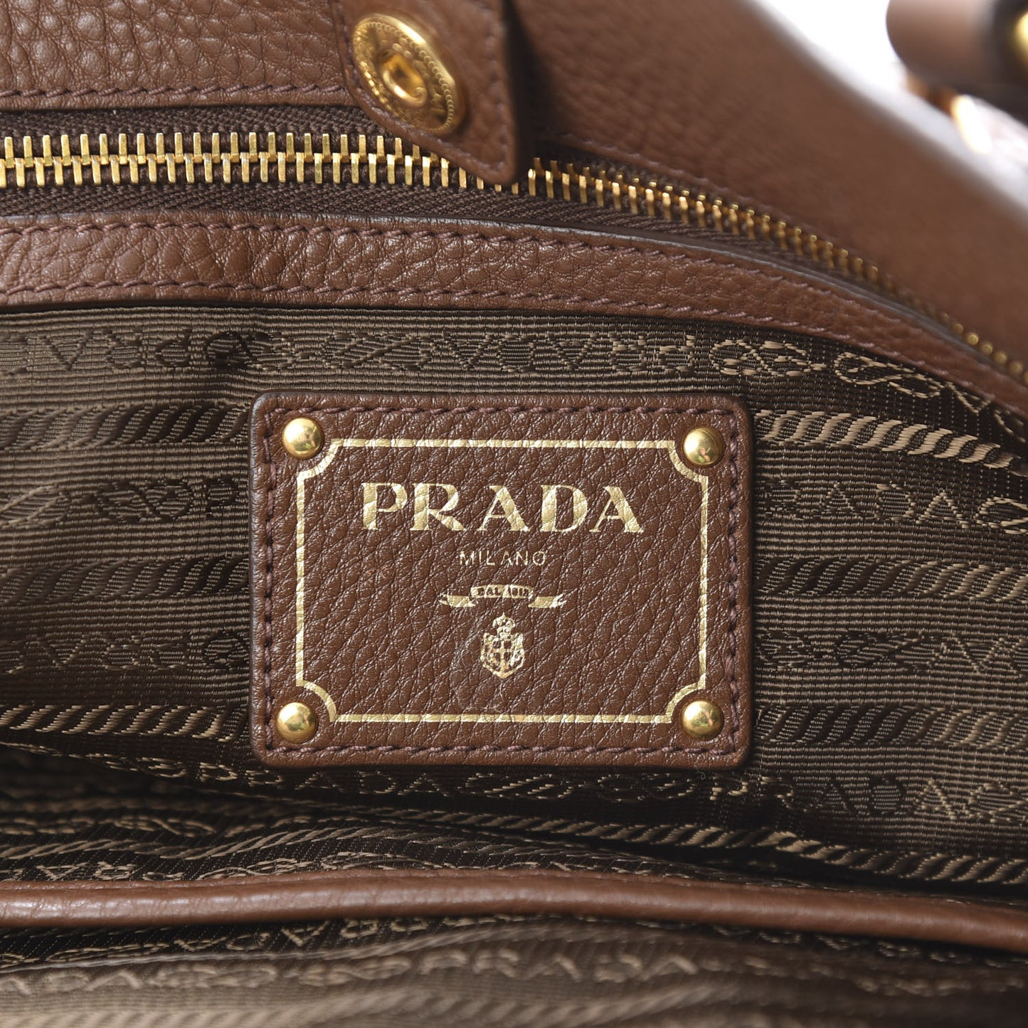 Vitello Daino Side Zip Tote Tabacco