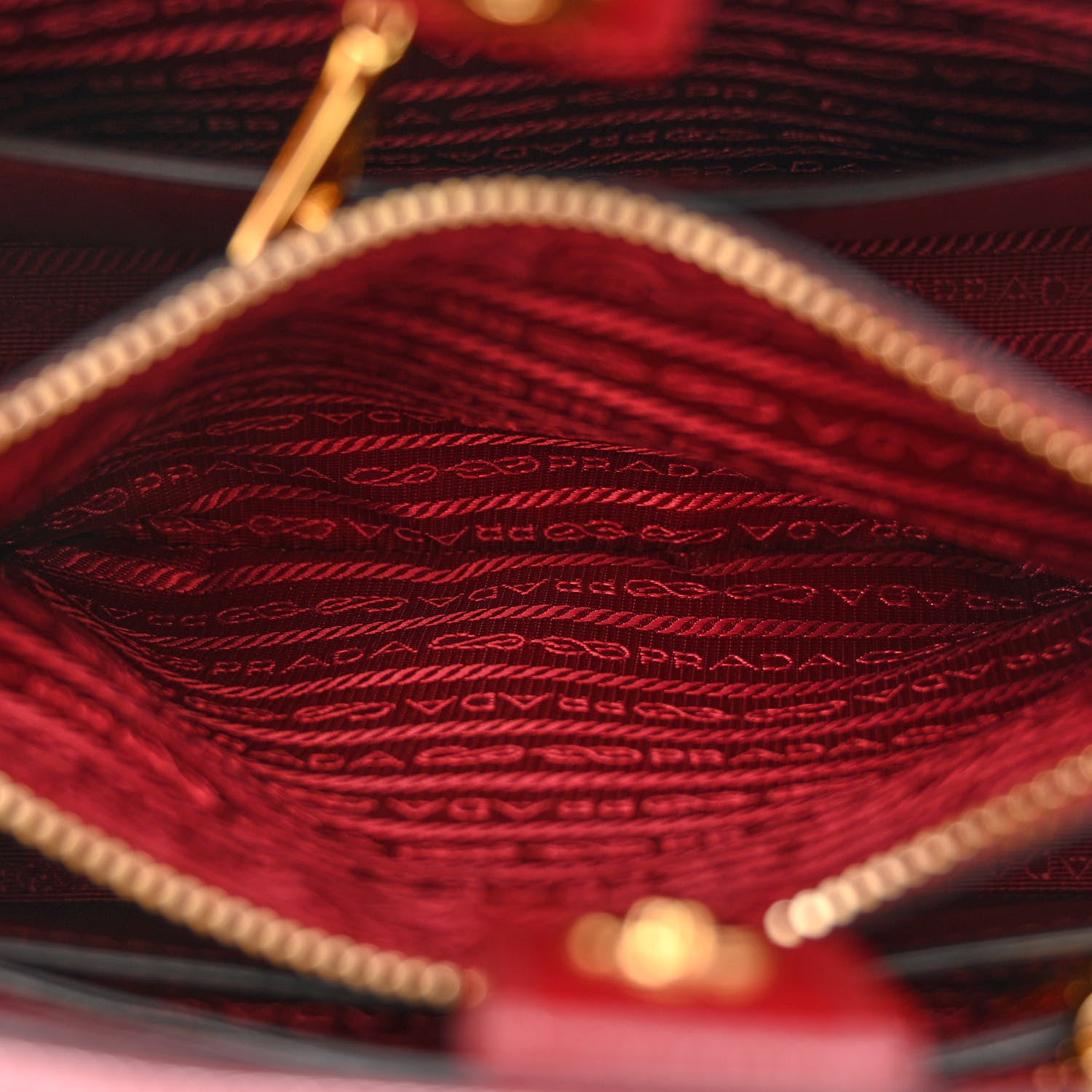 Prada Saffiano Vernice Medium Open Promenade Tote Rosso 6 of 20