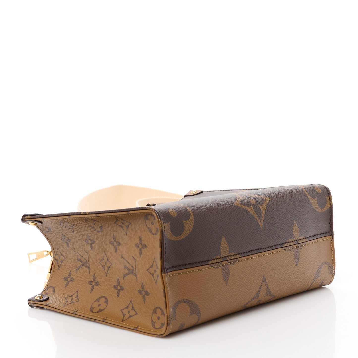 Reverse Monogram Giant Onthego PM